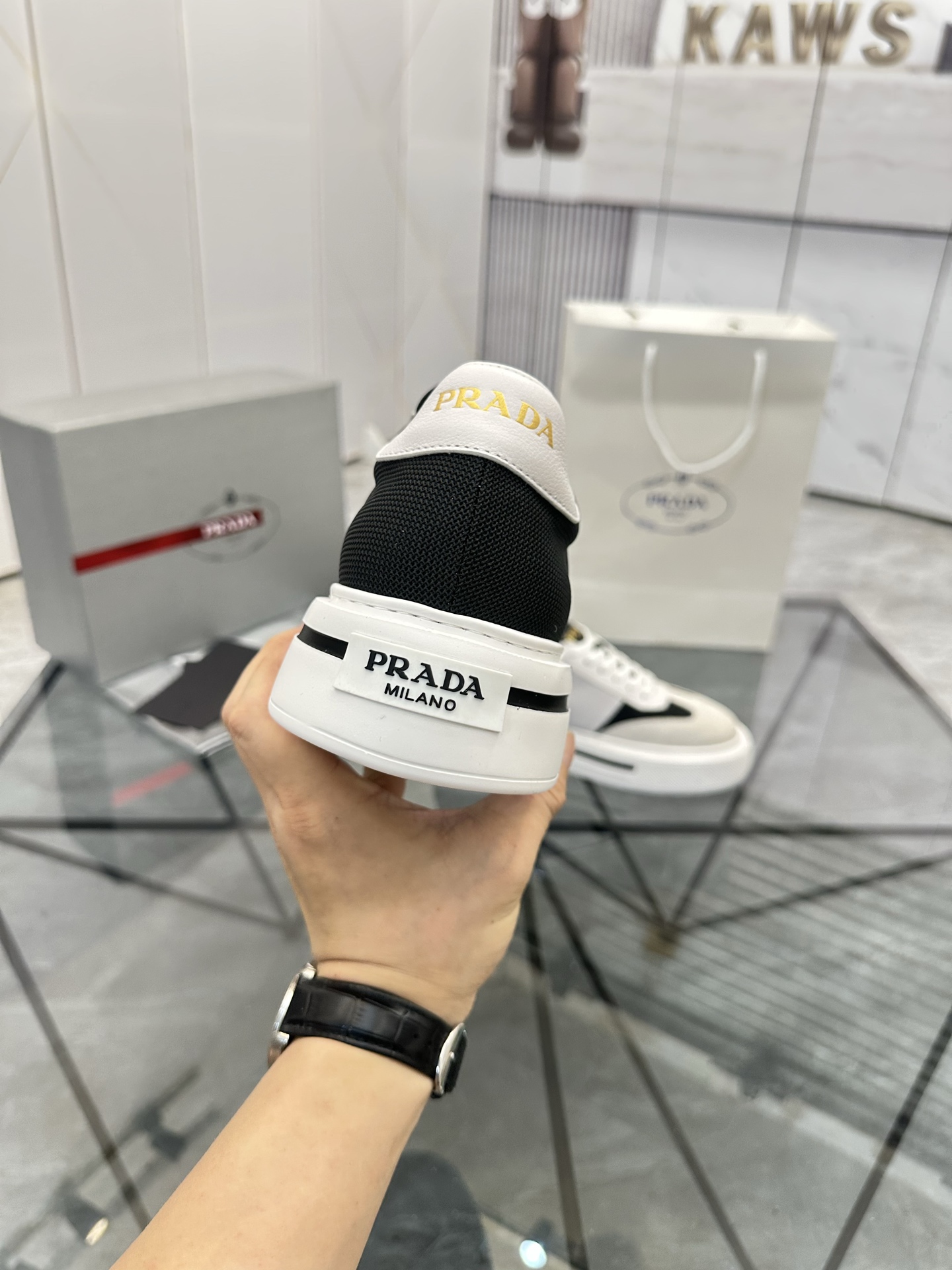 Precio de venta: P270 Artículos de alta gama y máxima calidadMarca: Prada *"Prada*" mocasines de cañ