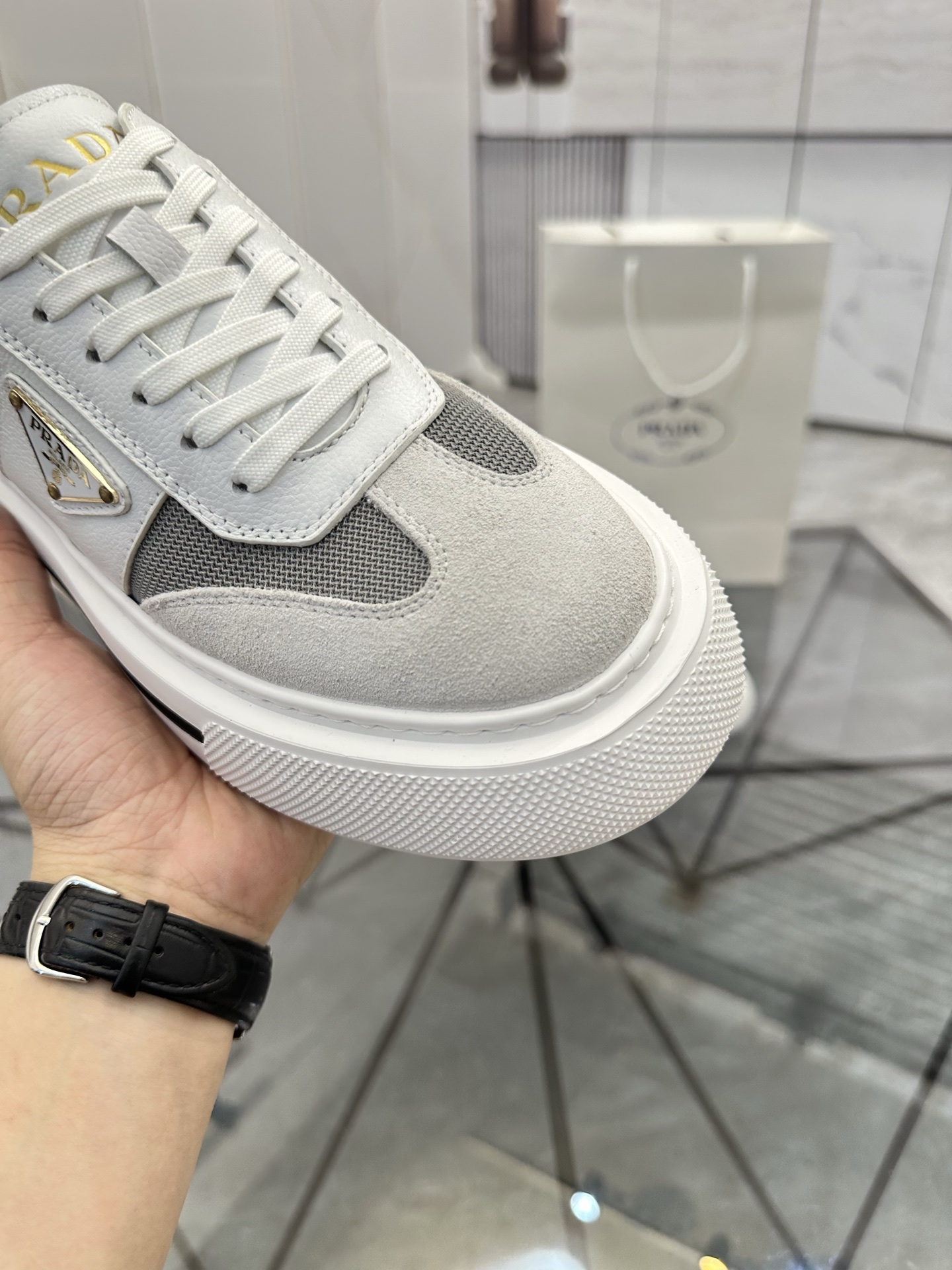 Precio de venta: P270 Artículos de alta gama y máxima calidadMarca: Prada *"Prada*" mocasines de cañ