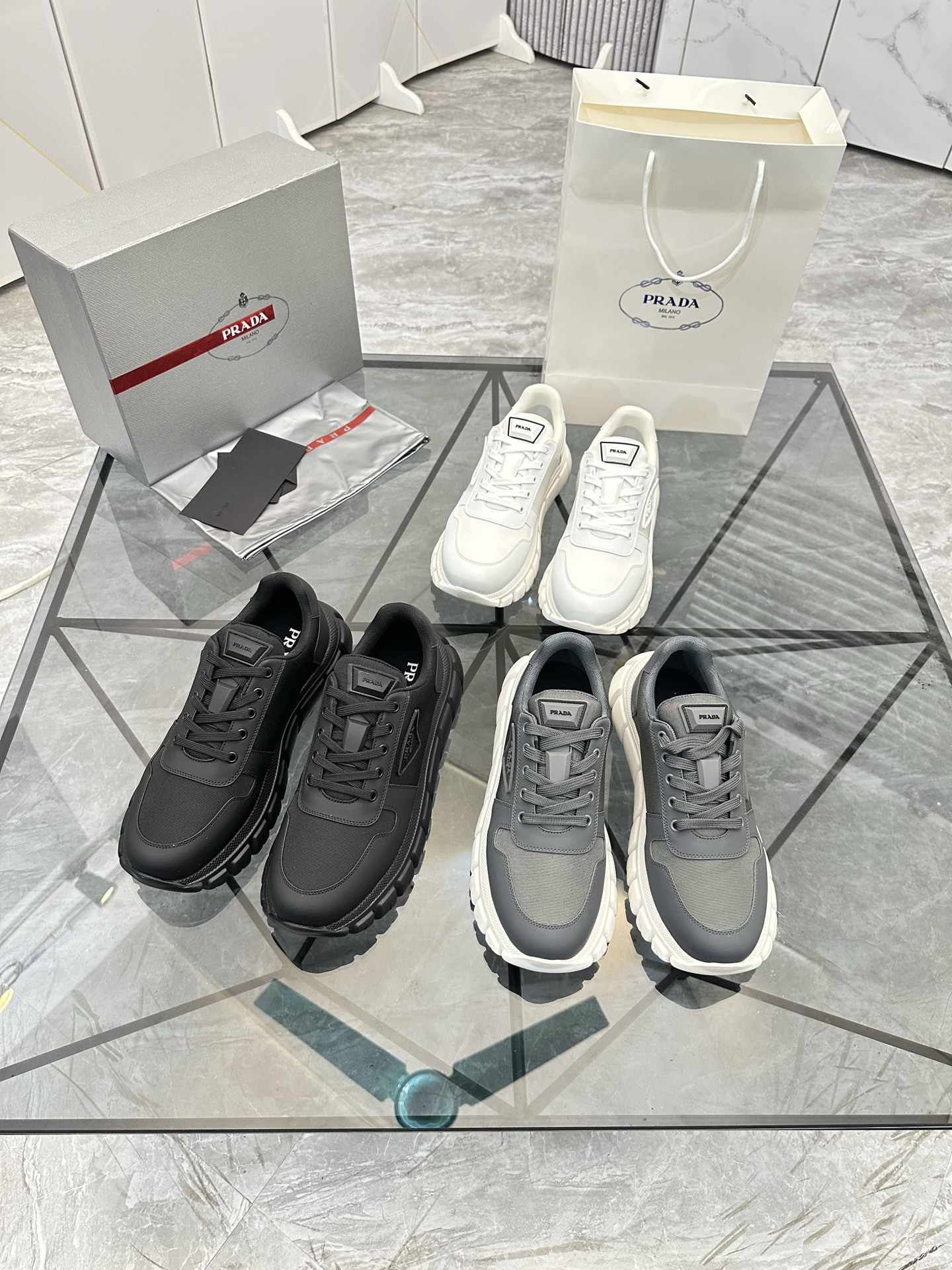 Precio de venta: P270 Calidad superior de gama altaMarca: Prada *"Prada*" mocasines de caña bajaTall