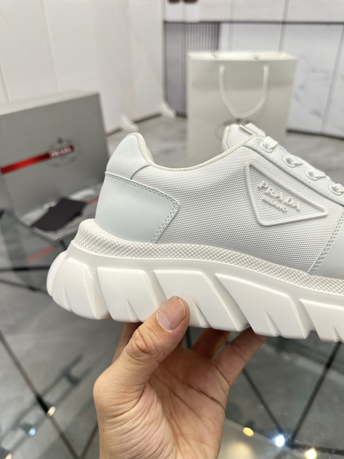 Precio de venta: P270 Calidad superior de gama altaMarca: Prada *"Prada*" mocasines de caña bajaTall