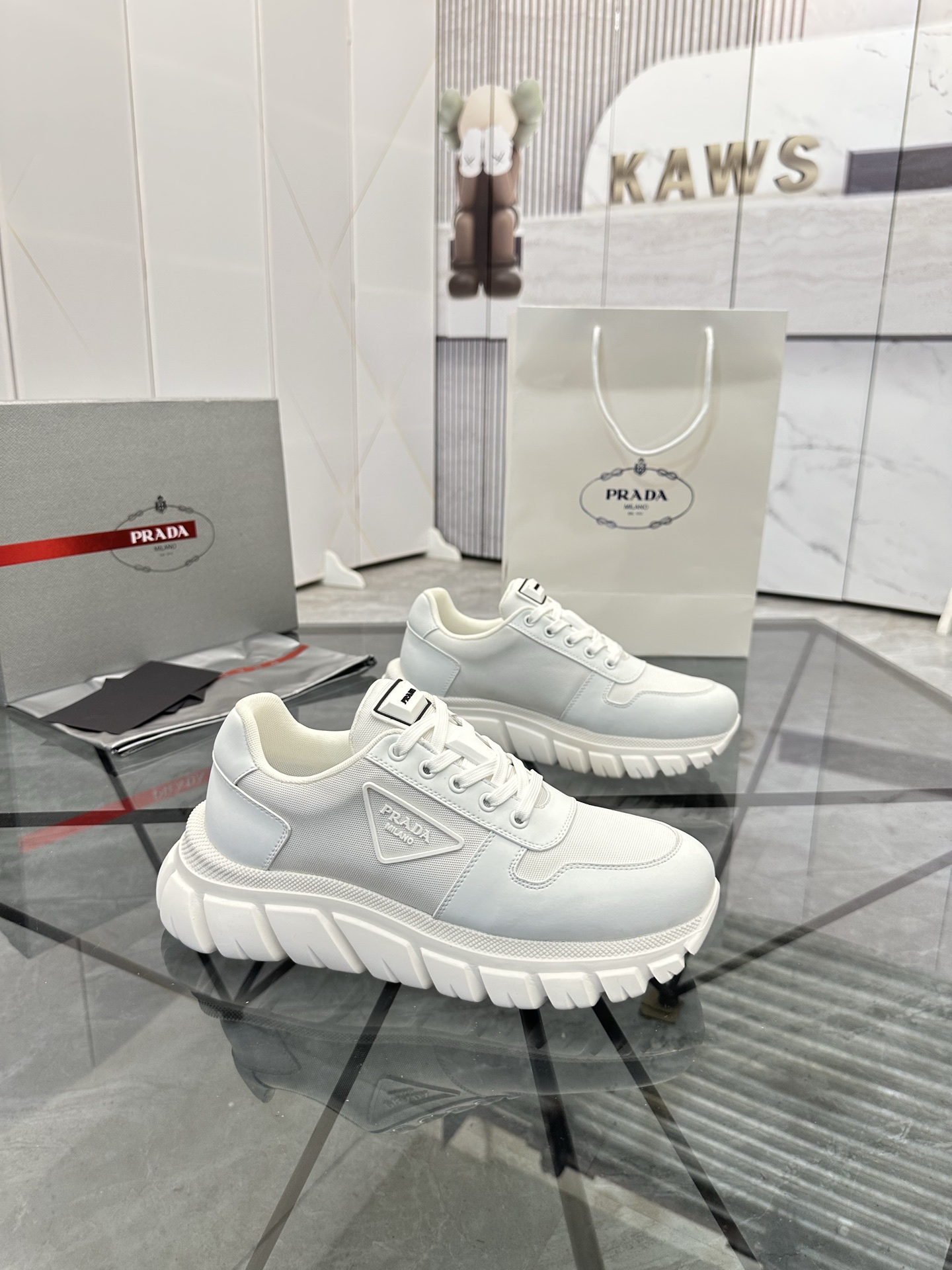 Precio de venta: P270 Calidad superior de gama altaMarca: Prada *"Prada*" mocasines de caña bajaTall