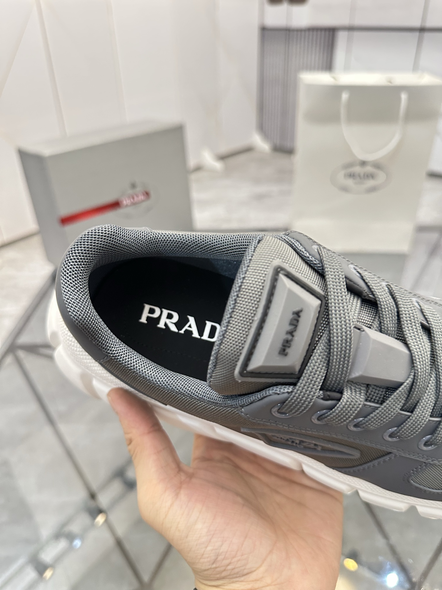 Precio de venta: P270 Calidad superior de gama altaMarca: Prada *"Prada*" mocasines de caña bajaTall
