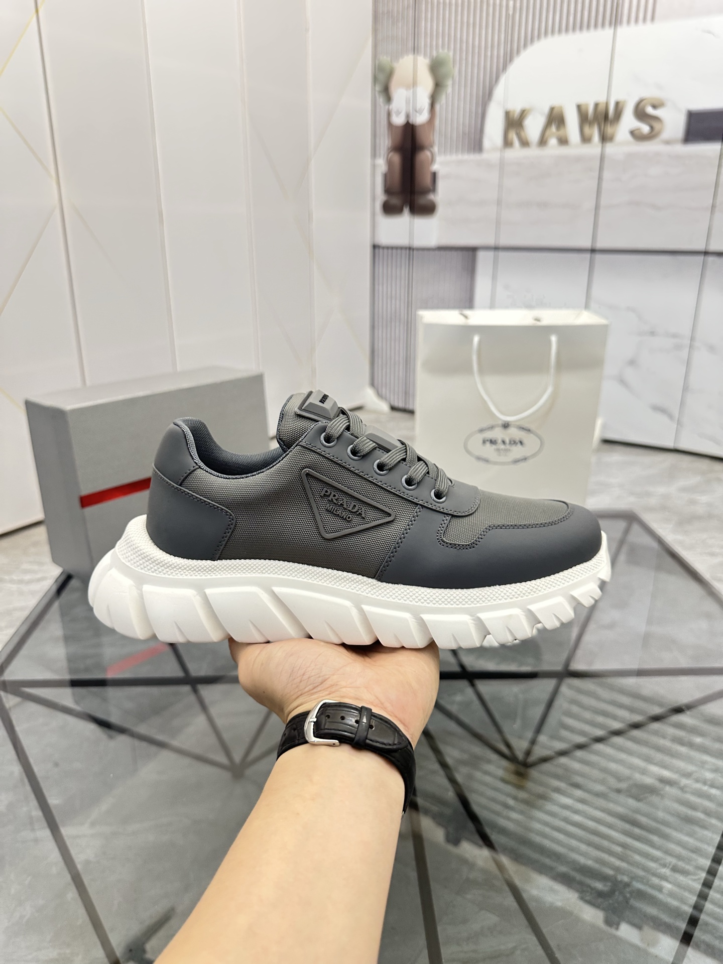 Precio de venta: P270 Calidad superior de gama altaMarca: Prada *"Prada*" mocasines de caña bajaTall