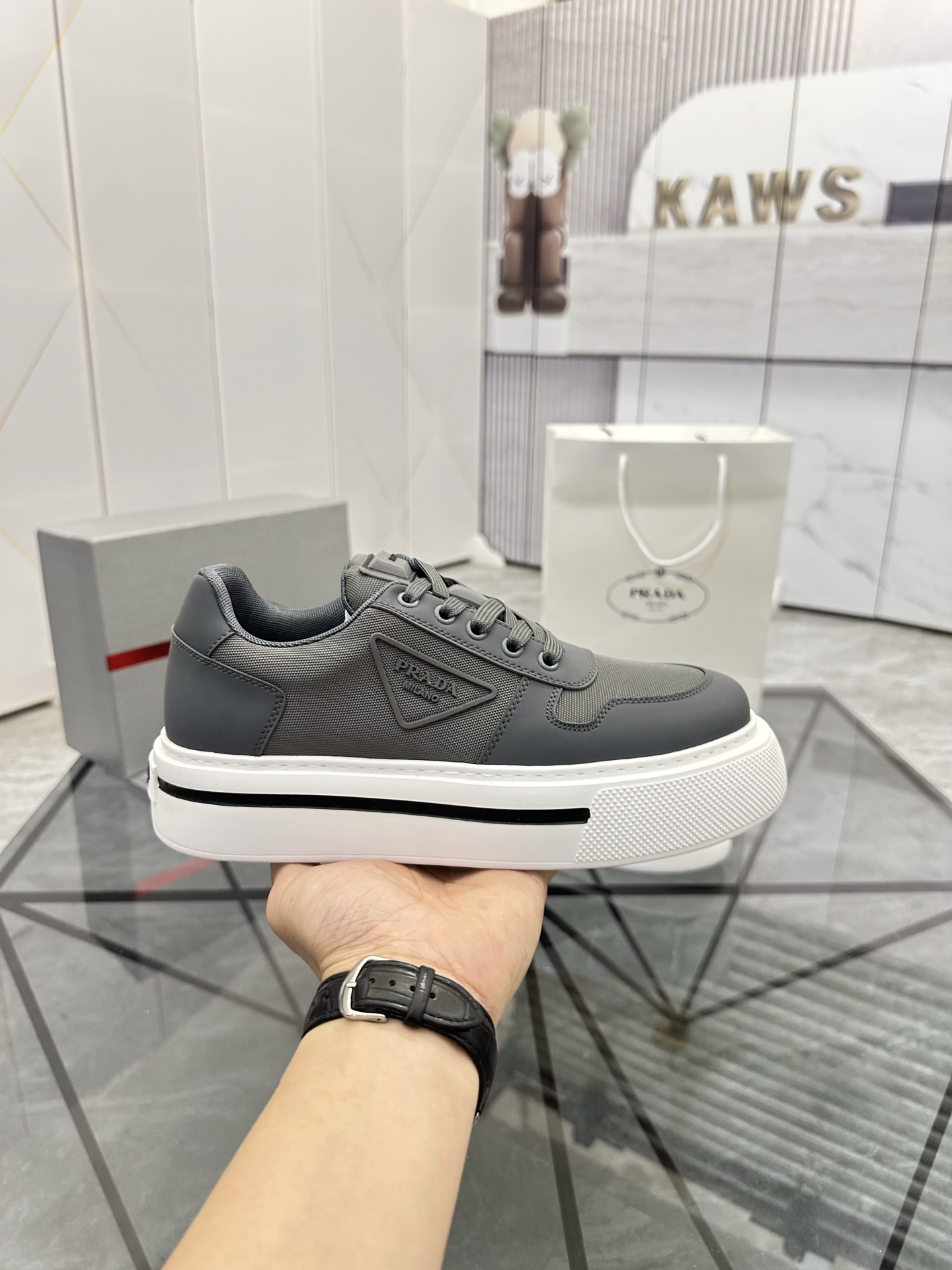 Precio de venta: P270 Calidad superior de gama altaMarca: Prada *"Prada*" mocasines de caña bajaTall