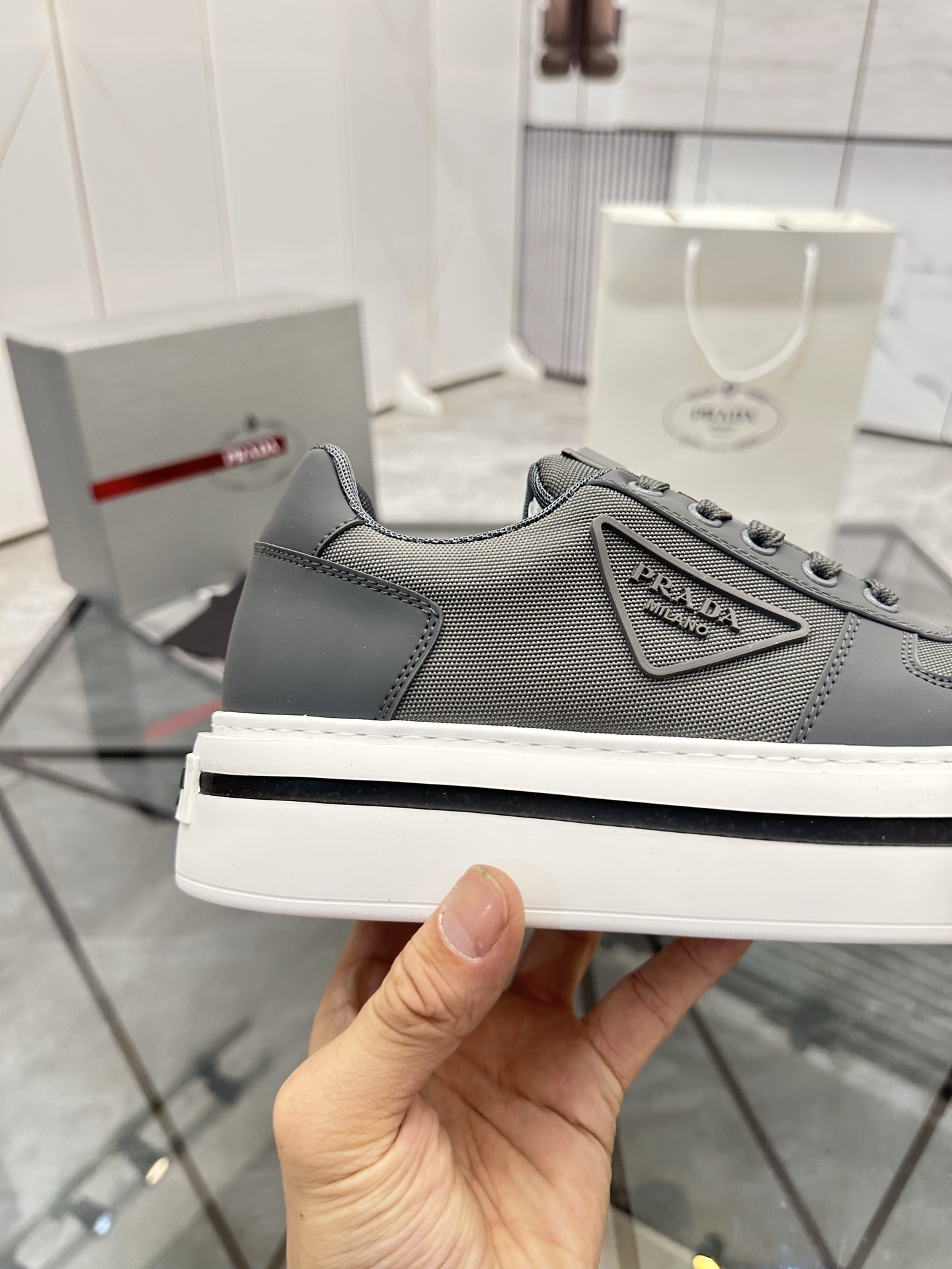 Precio de venta: P270 Calidad superior de gama altaMarca: Prada *"Prada*" mocasines de caña bajaTall