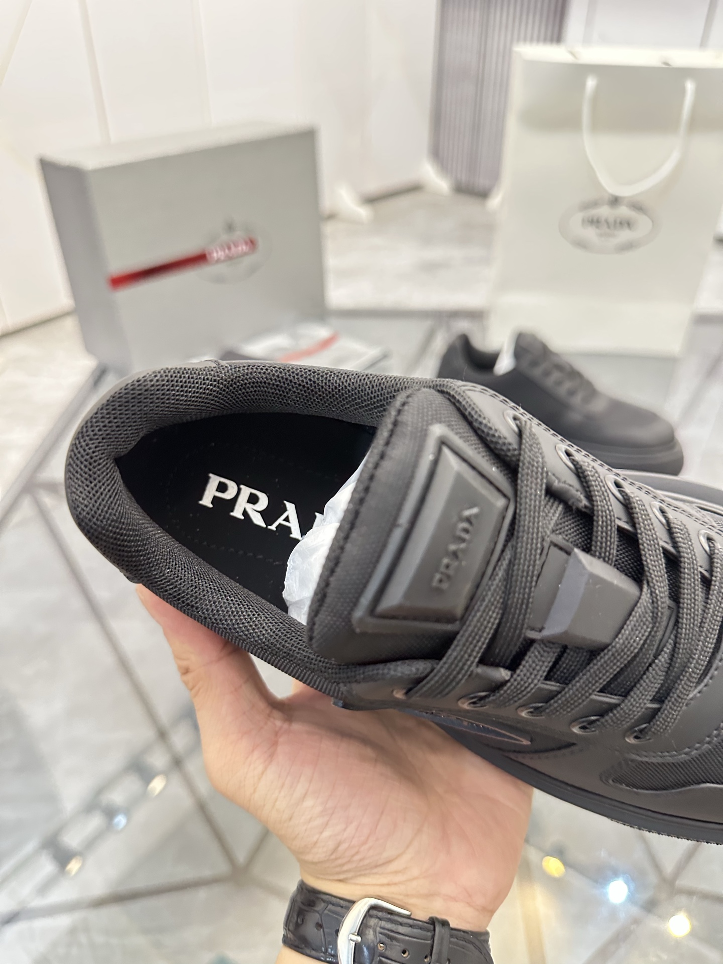 Precio de venta: P270 Calidad superior de gama altaMarca: Prada *"Prada*" mocasines de caña bajaTall