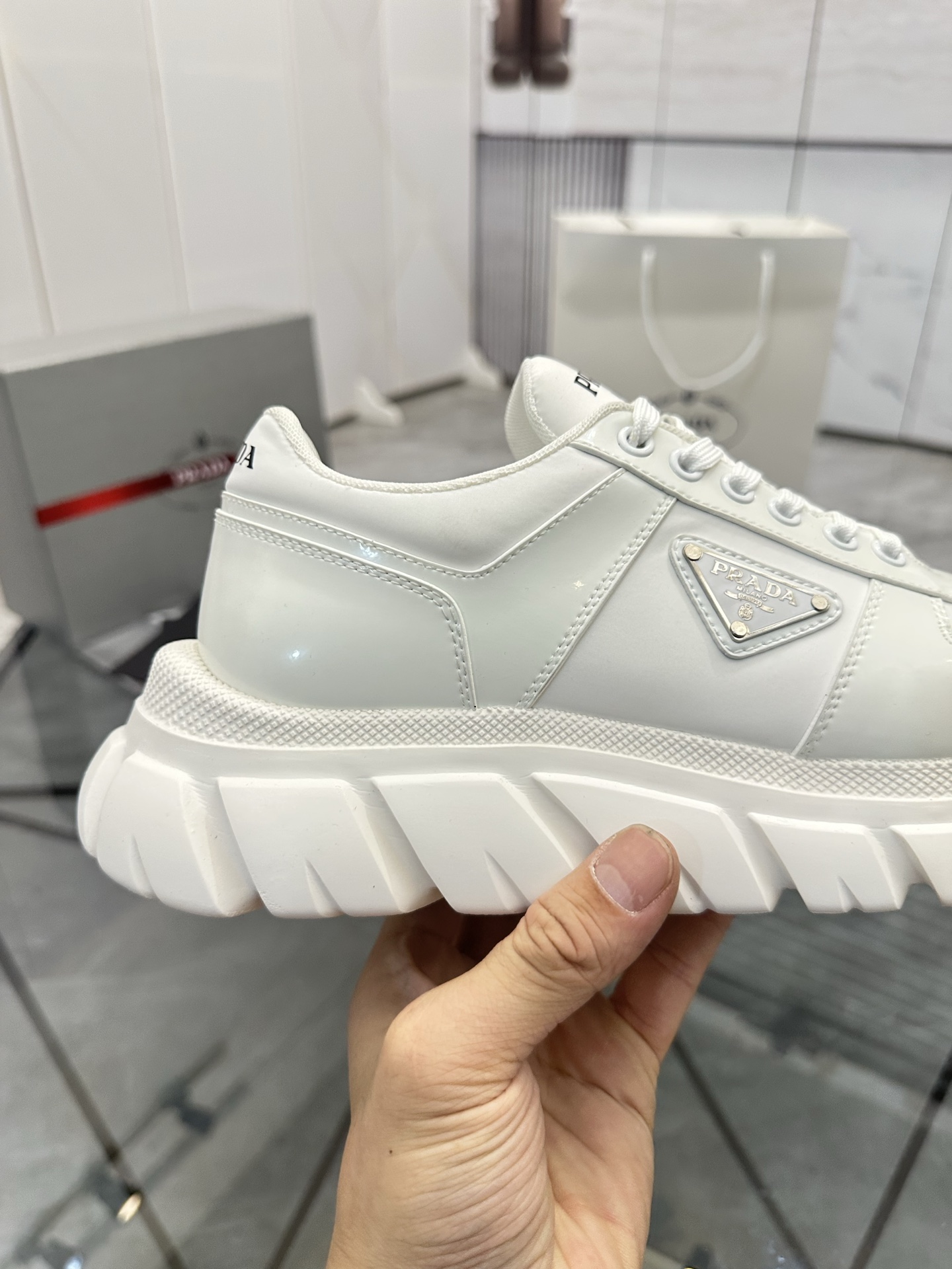 Precio de venta: P270 Calidad superior de gama altaMarca: Prada *"Prada*" mocasines de caña bajaTall