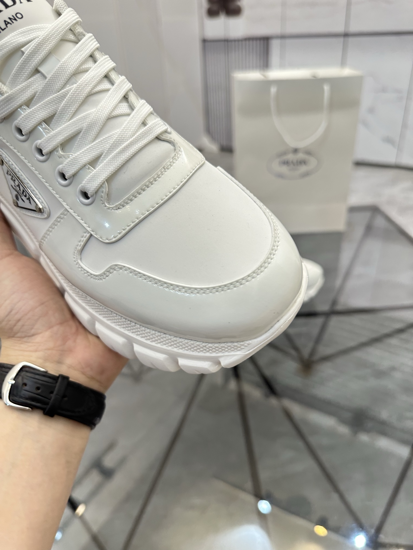 Precio de venta: P270 Calidad superior de gama altaMarca: Prada *"Prada*" mocasines de caña bajaTall