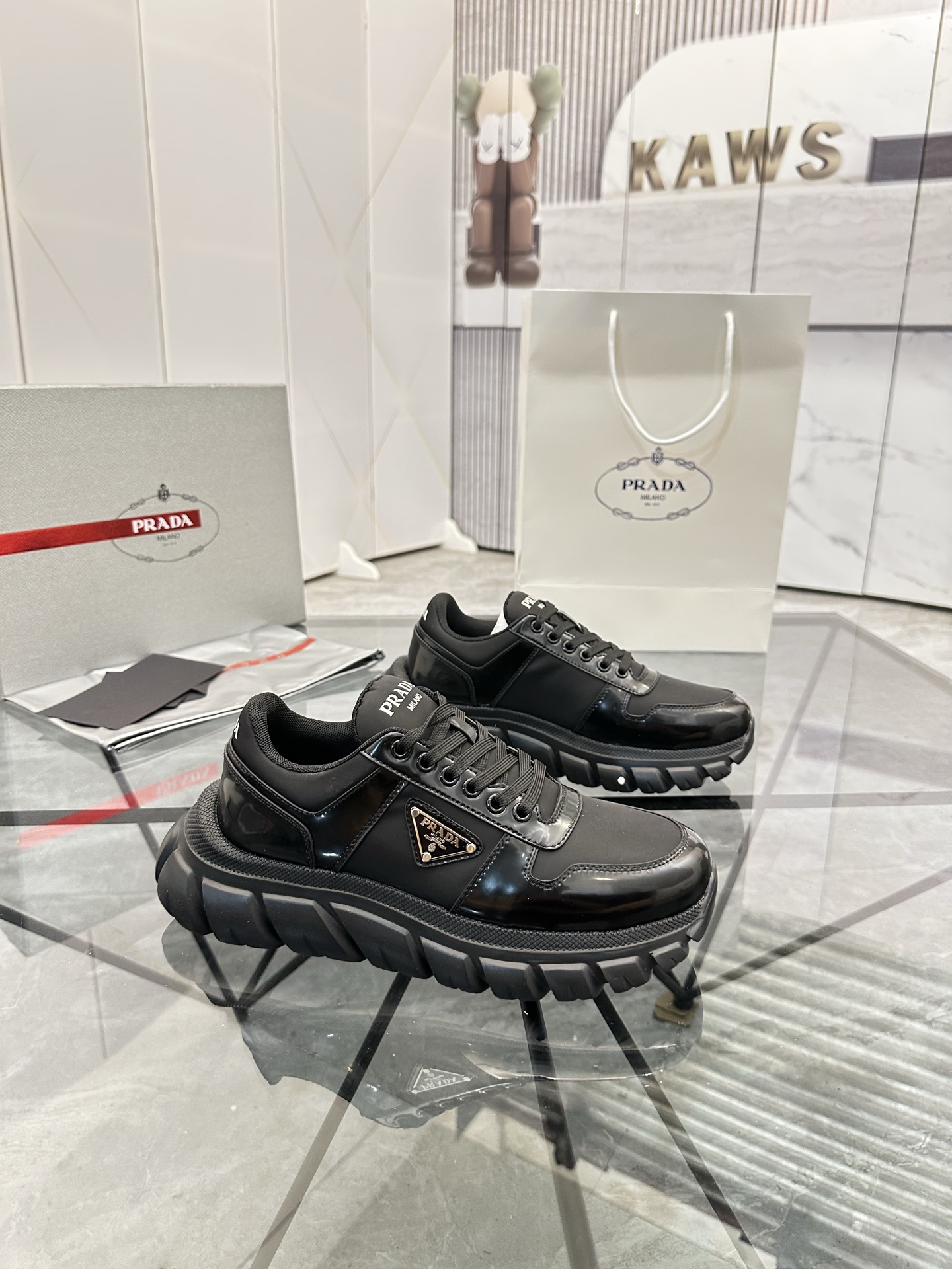 Precio de venta: P270 Calidad superior de gama altaMarca: Prada *"Prada*" mocasines de caña bajaTall