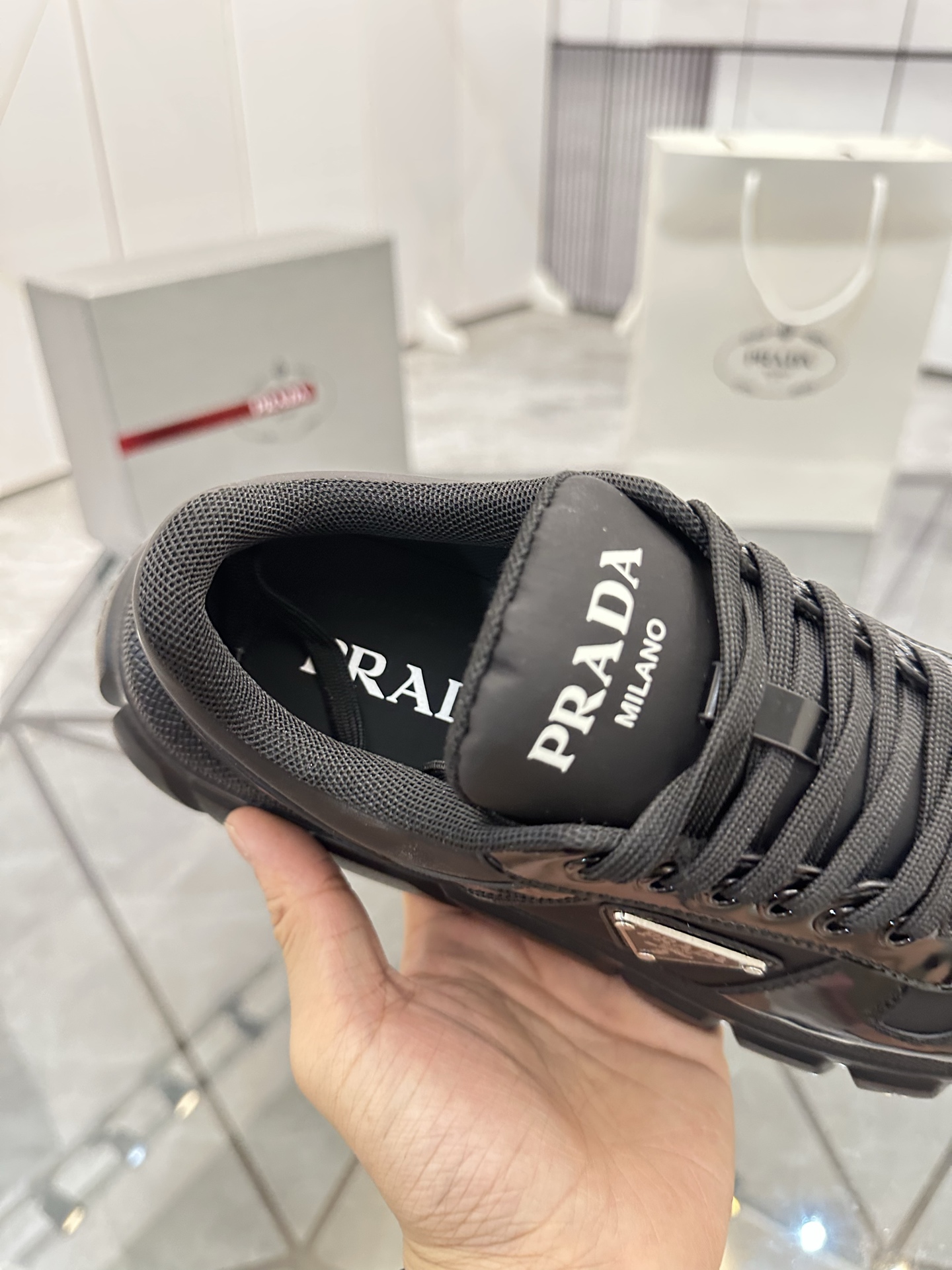 Precio de venta: P270 Calidad superior de gama altaMarca: Prada *"Prada*" mocasines de caña bajaTall