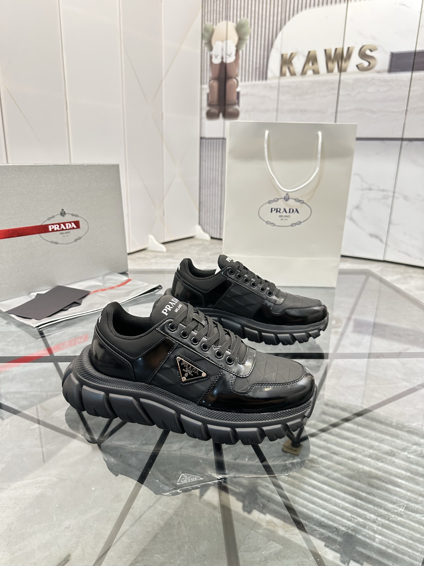Precio de venta: P270 Calidad superior de gama altaMarca: Prada *"Prada*" mocasines de caña bajaTall