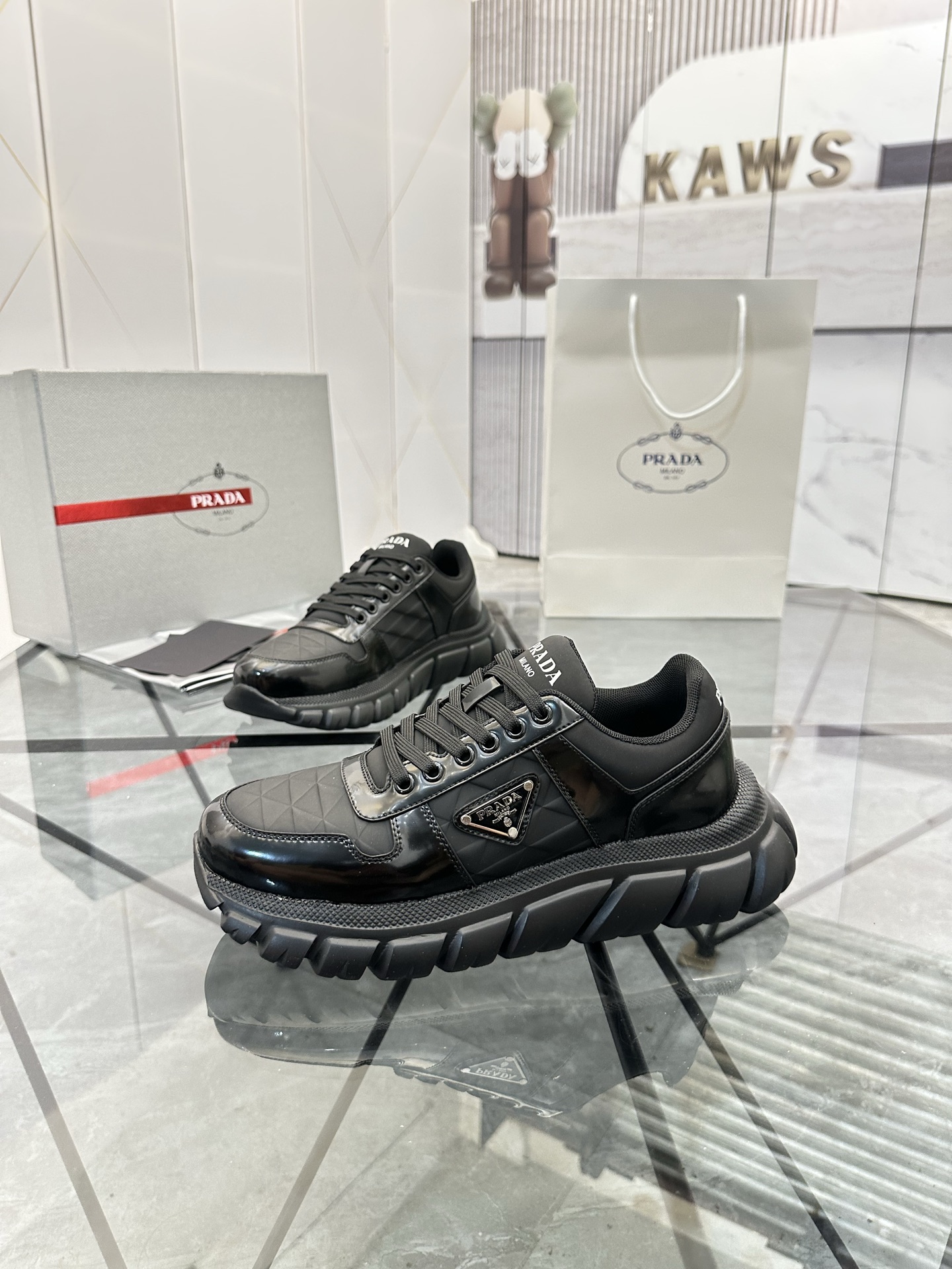 Precio de venta: P270 Calidad superior de gama altaMarca: Prada *