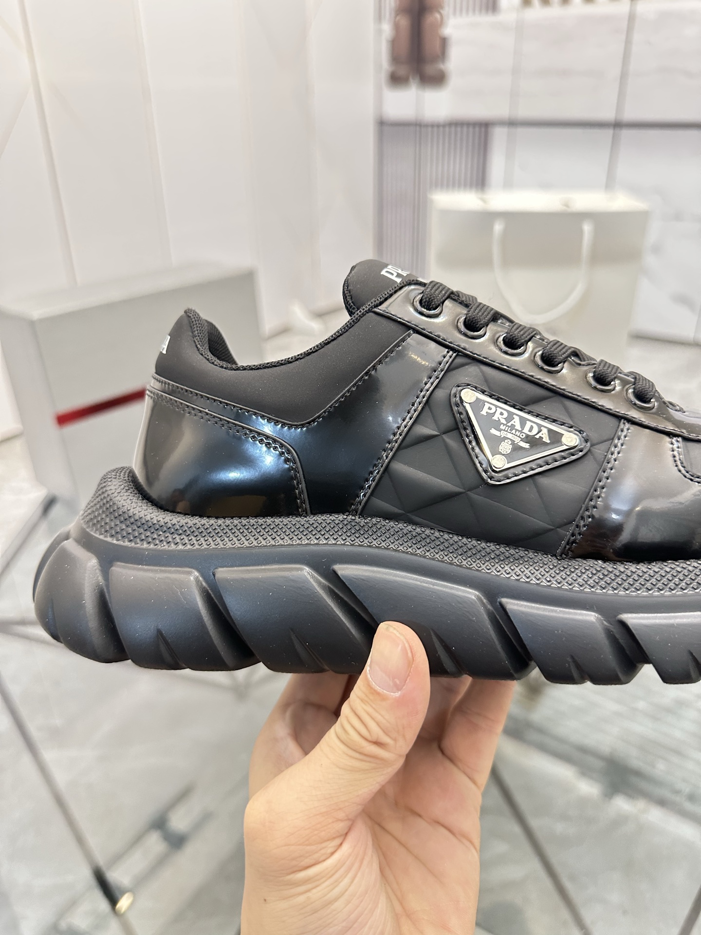 Precio de venta: P270 Calidad superior de gama altaMarca: Prada *"Prada*" mocasines de caña bajaTall