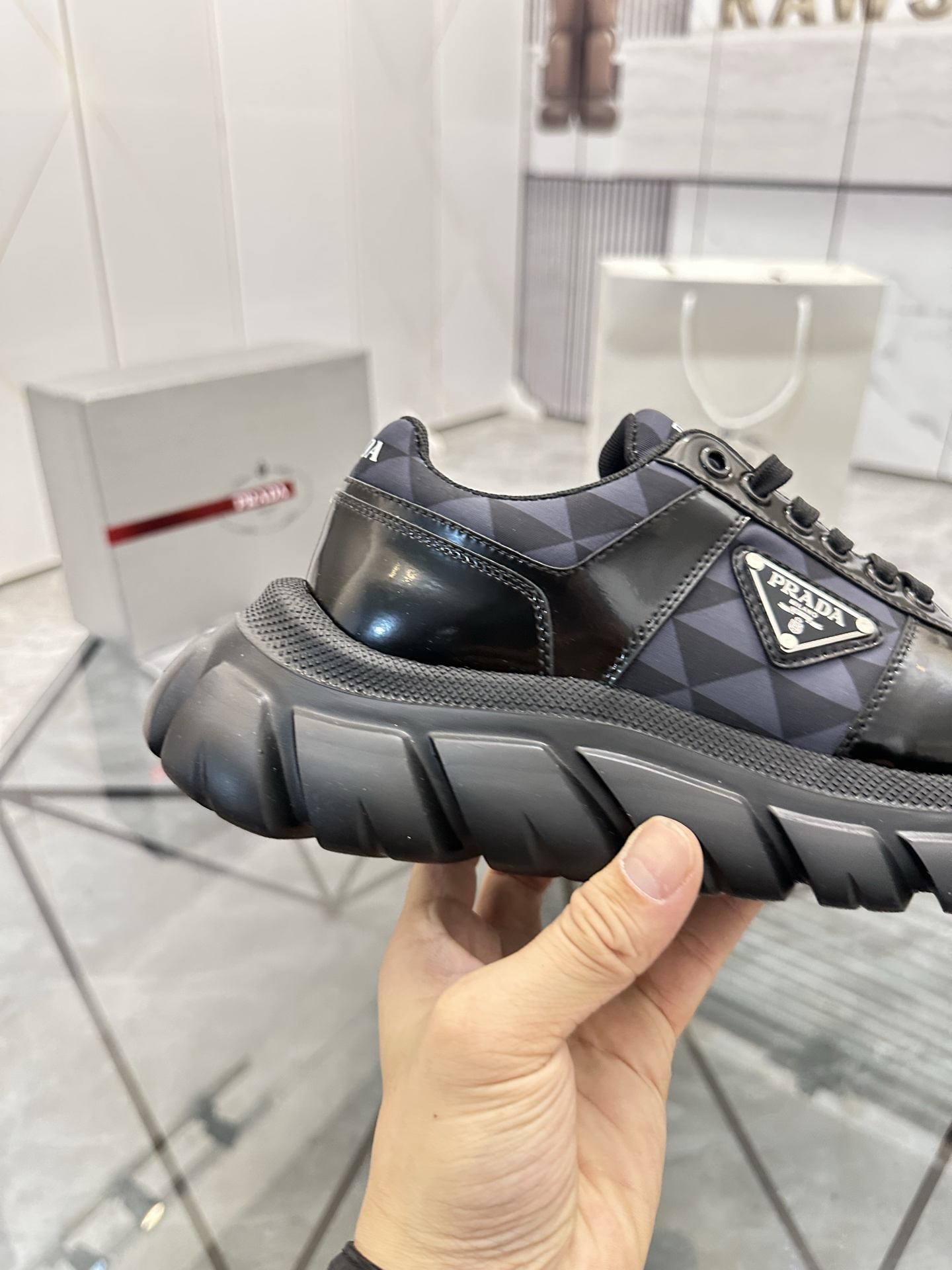 Precio de venta: P270 Calidad superior de gama altaMarca: Prada *"Prada*" mocasines de caña bajaTall