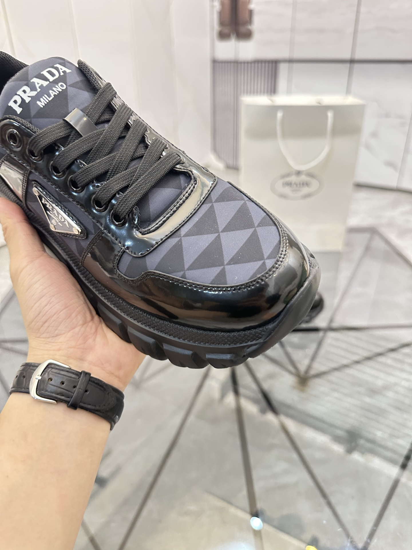 Precio de venta: P270 Calidad superior de gama altaMarca: Prada *"Prada*" mocasines de caña bajaTall