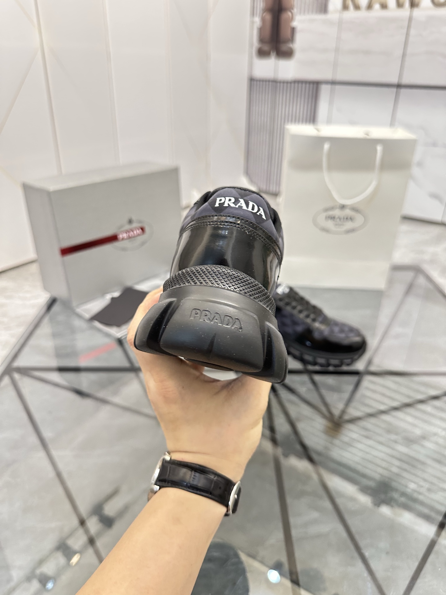 Precio de venta: P270 Calidad superior de gama altaMarca: Prada *"Prada*" mocasines de caña bajaTall