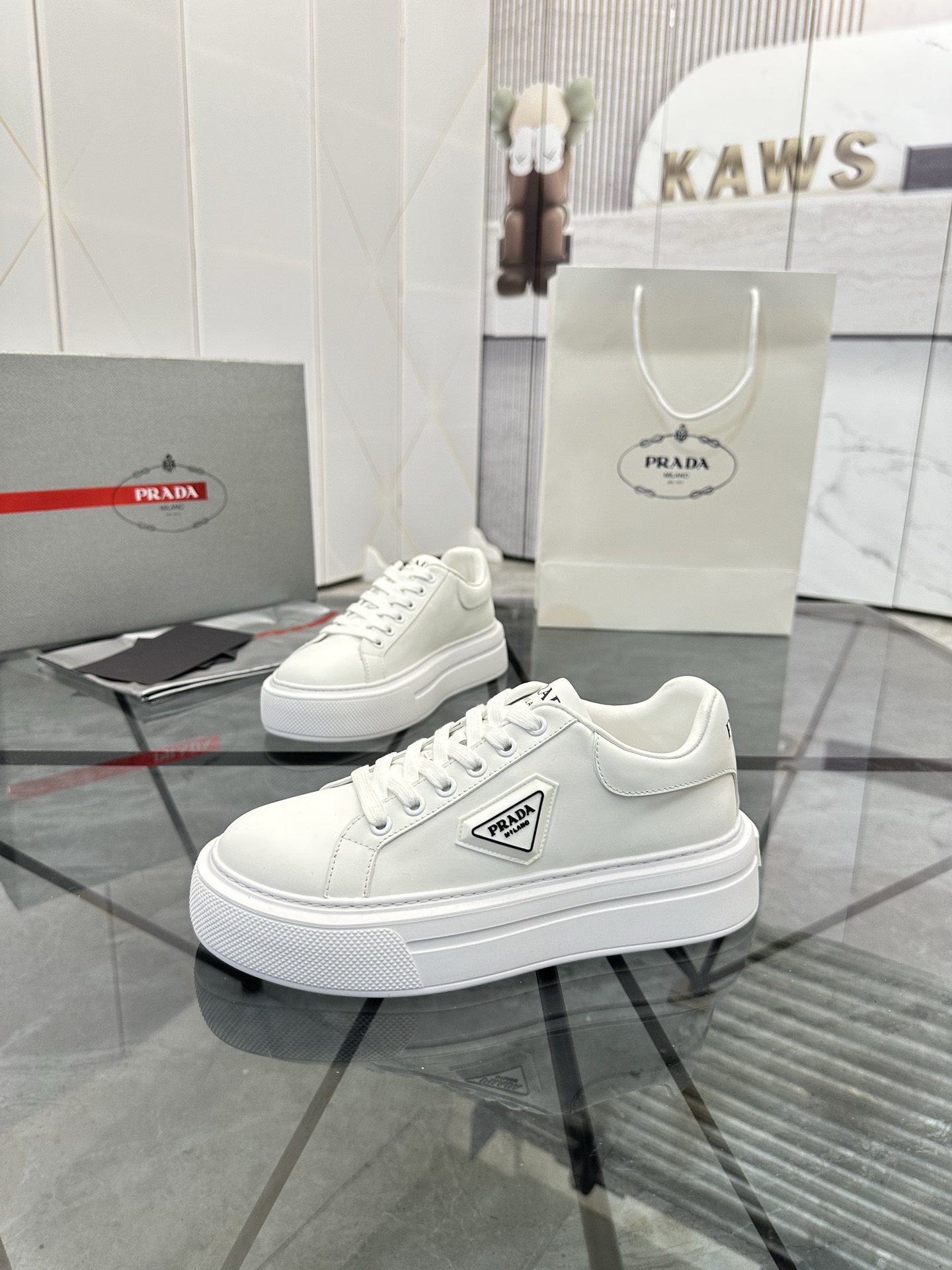 NO:346926,Price: High-end top quality Product trademark Prada *