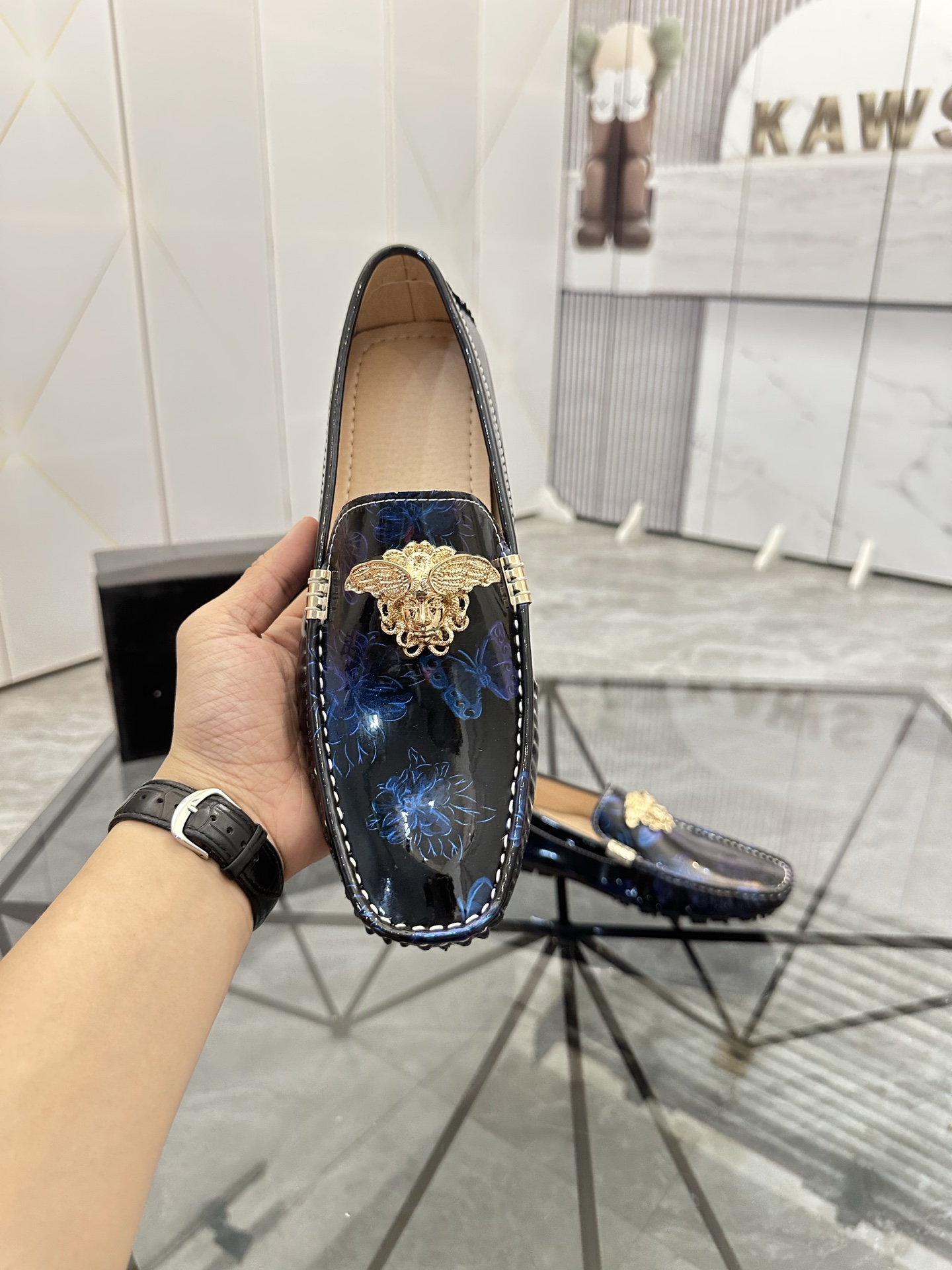 Precio de venta: P170 Marca del producto: Versace* "Versace*" Soya Bean Shoes Talla: 38-44(45...) Ma