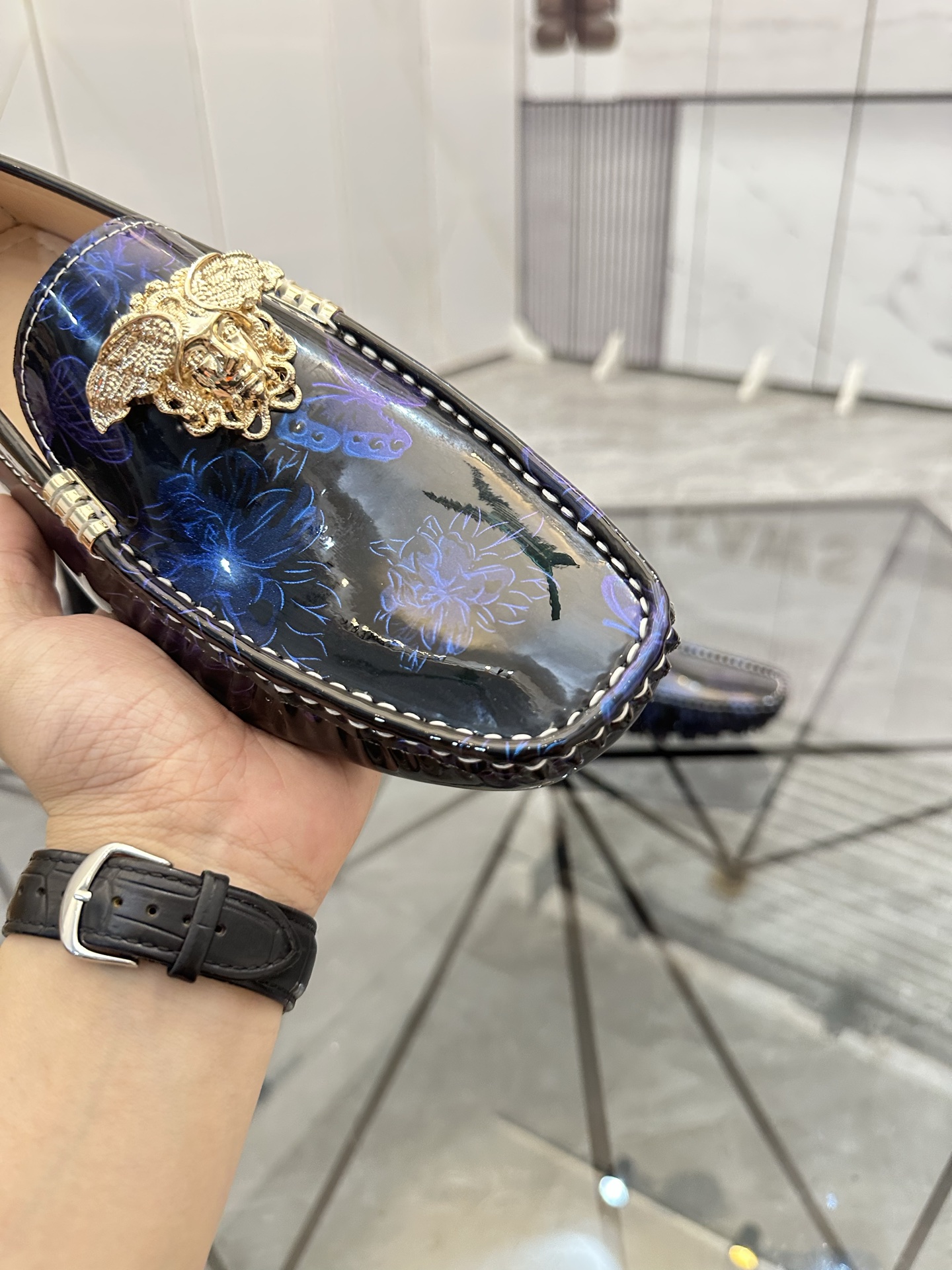 Precio de venta: P170 Marca del producto: Versace* "Versace*" Soya Bean Shoes Talla: 38-44(45...) Ma