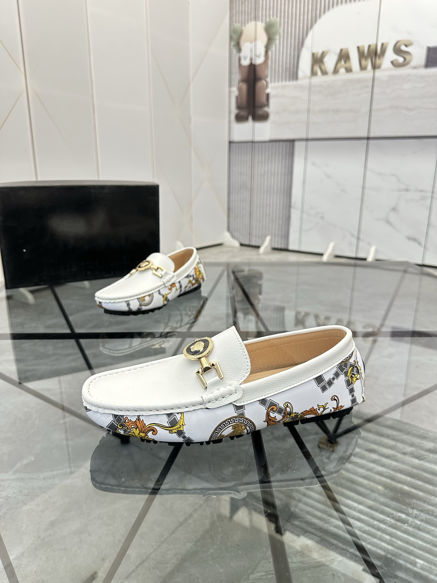 Precio de venta: P170 Marca del producto: Versace* 