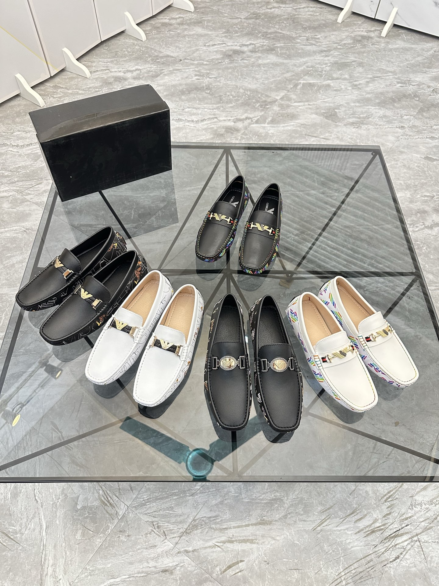 Precio de venta: P170 Marca: Armani* "Armani*" Zapatos de soja Talla: 38-44(45...) Material: Cuero d