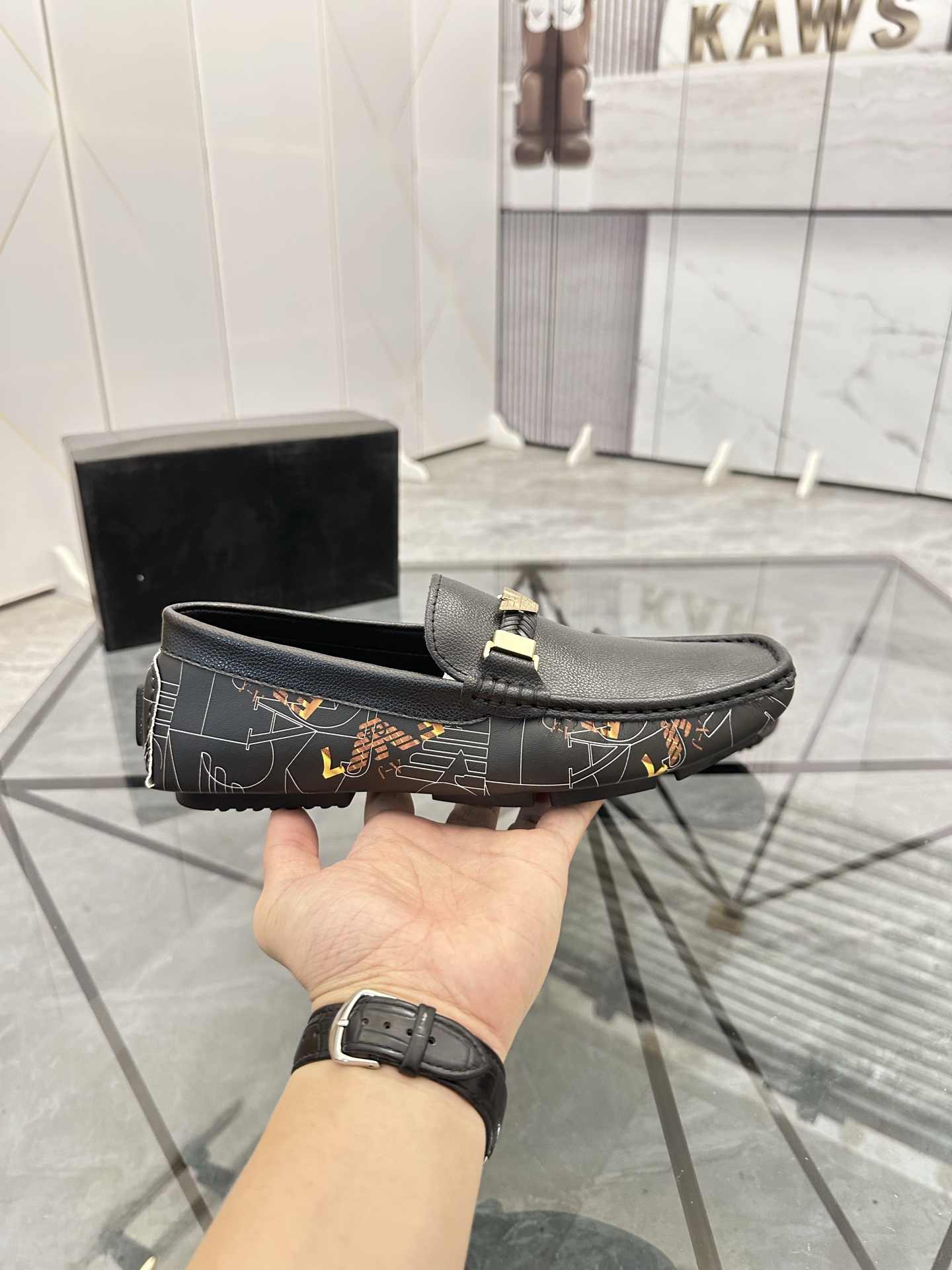 Precio de venta: P170 Marca: Armani* "Armani*" Zapatos de soja Talla: 38-44(45...) Material: Cuero d