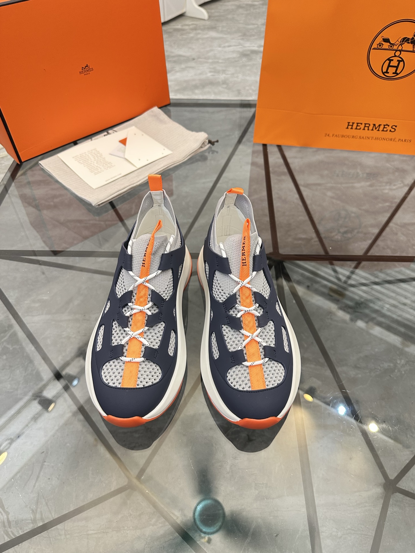 Precio de venta: P310 Bienes de gama alta, de alta calidadMarca: Hermes *"Hermes*" mocasines de caña