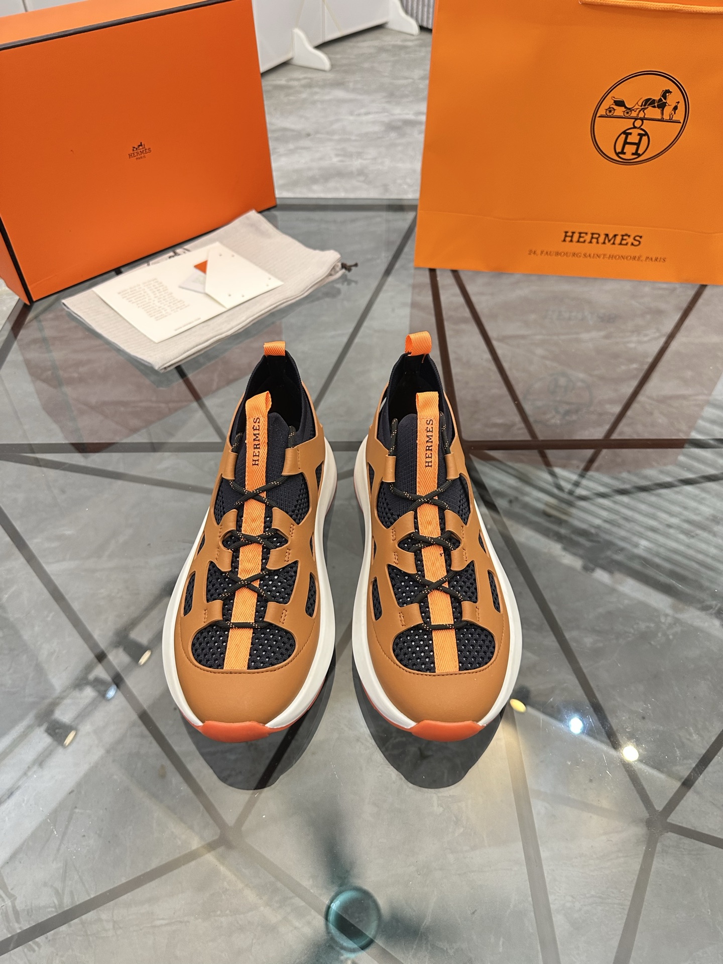 Precio de venta: P310 Bienes de gama alta, de alta calidadMarca: Hermes *"Hermes*" mocasines de caña