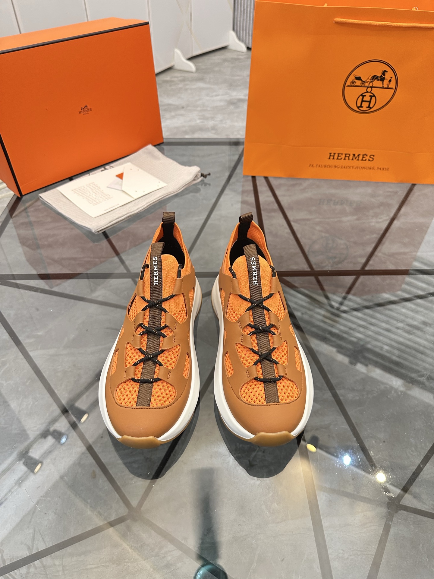 Precio de venta: P310 Bienes de gama alta, de alta calidadMarca: Hermes *"Hermes*" mocasines de caña