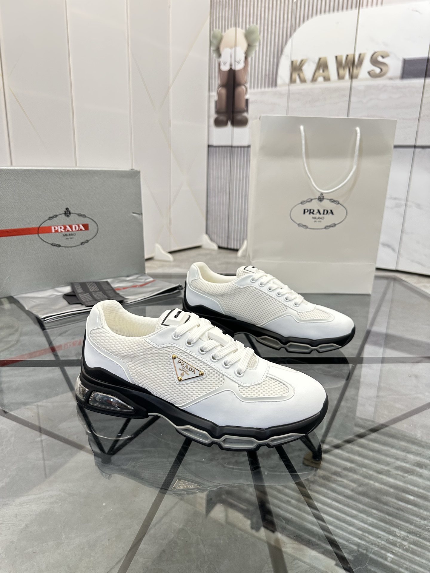 Precio de venta: P310 Calidad superior de gama altaMarca: Prada *"Prada*" mocasines de caña bajaTall