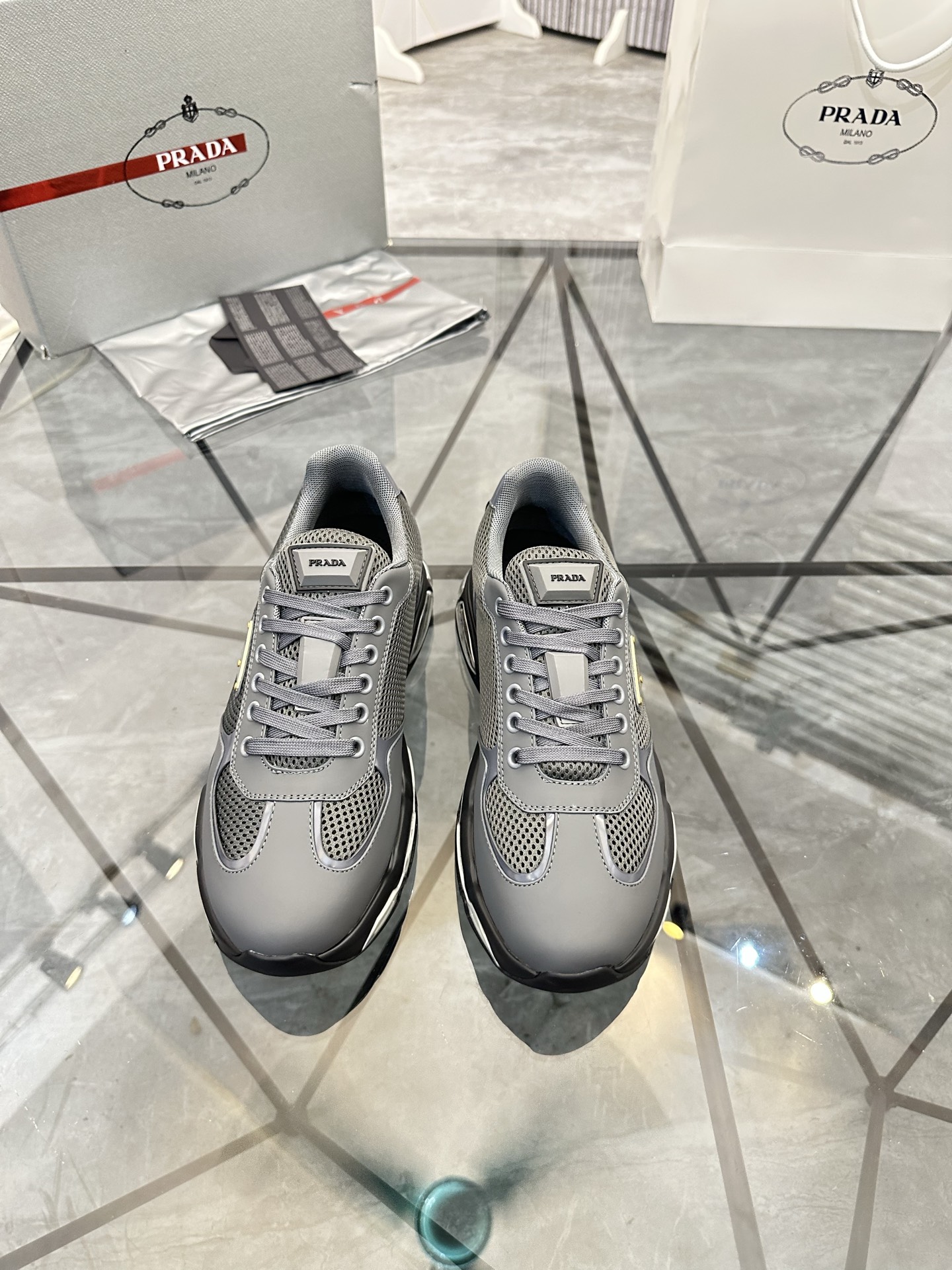 Precio de venta: P310 Calidad superior de gama altaMarca: Prada *"Prada*" mocasines de caña bajaTall