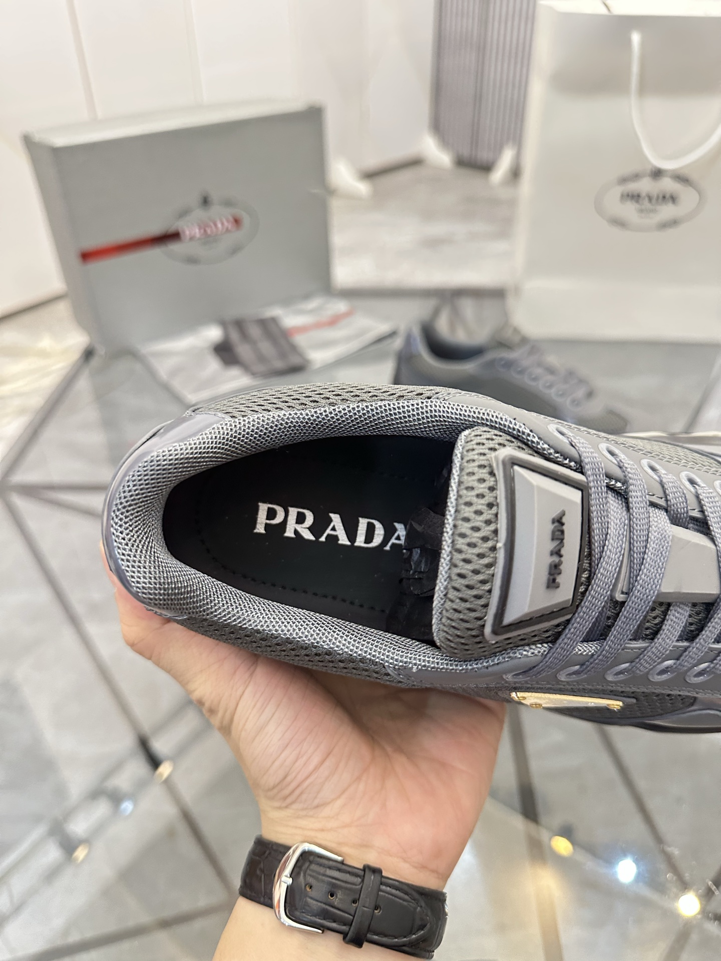 Precio de venta: P310 Calidad superior de gama altaMarca: Prada *"Prada*" mocasines de caña bajaTall