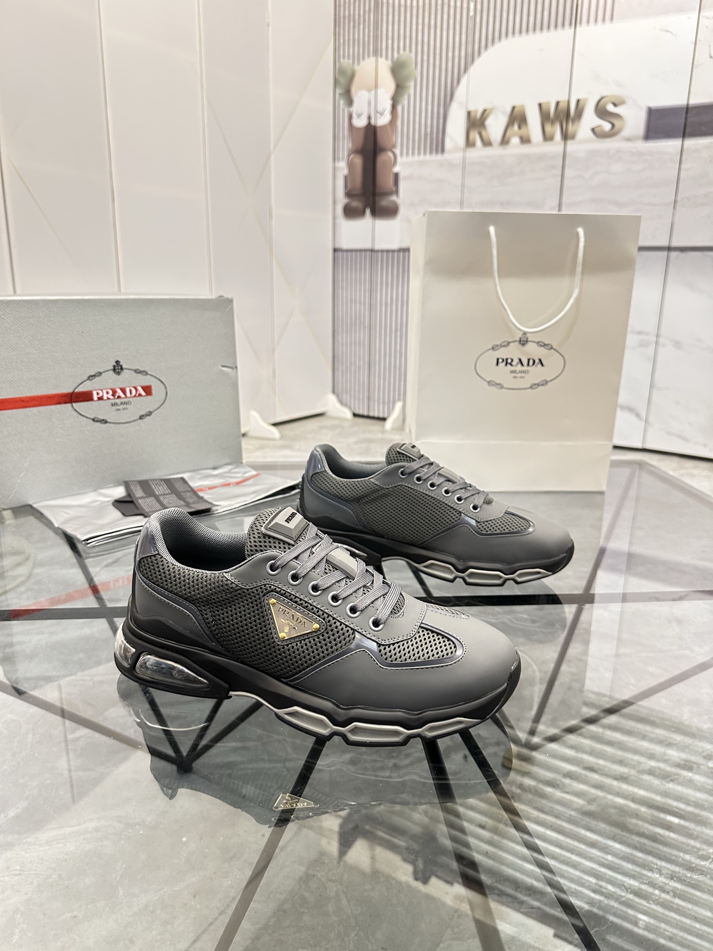 Precio de venta: P310 Calidad superior de gama altaMarca: Prada *"Prada*" mocasines de caña bajaTall