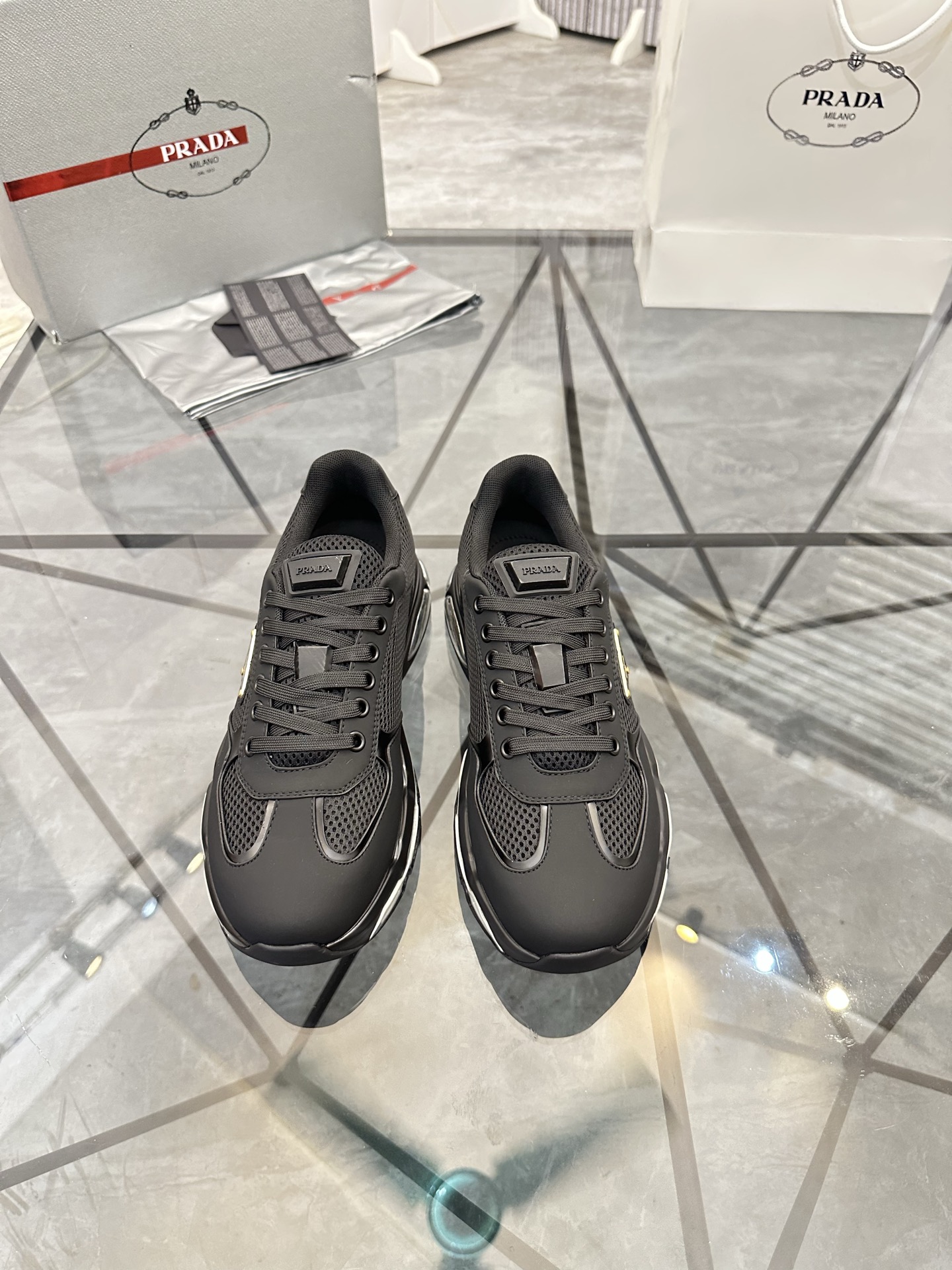 Precio de venta: P310 Calidad superior de gama altaMarca: Prada *"Prada*" mocasines de caña bajaTall