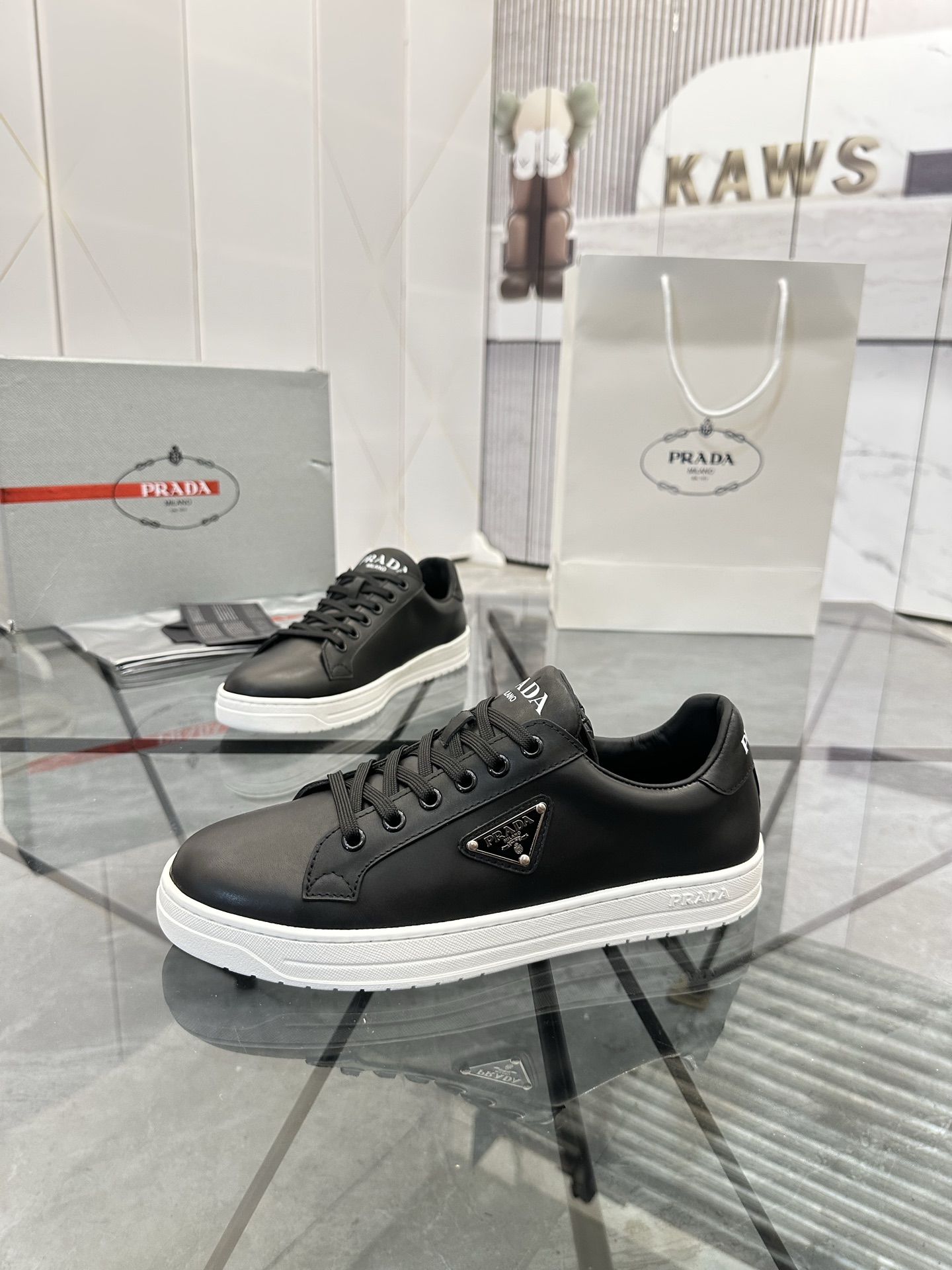 Precio de venta: P250 Artículos de gama alta y calidad superiorMarca: Prada *