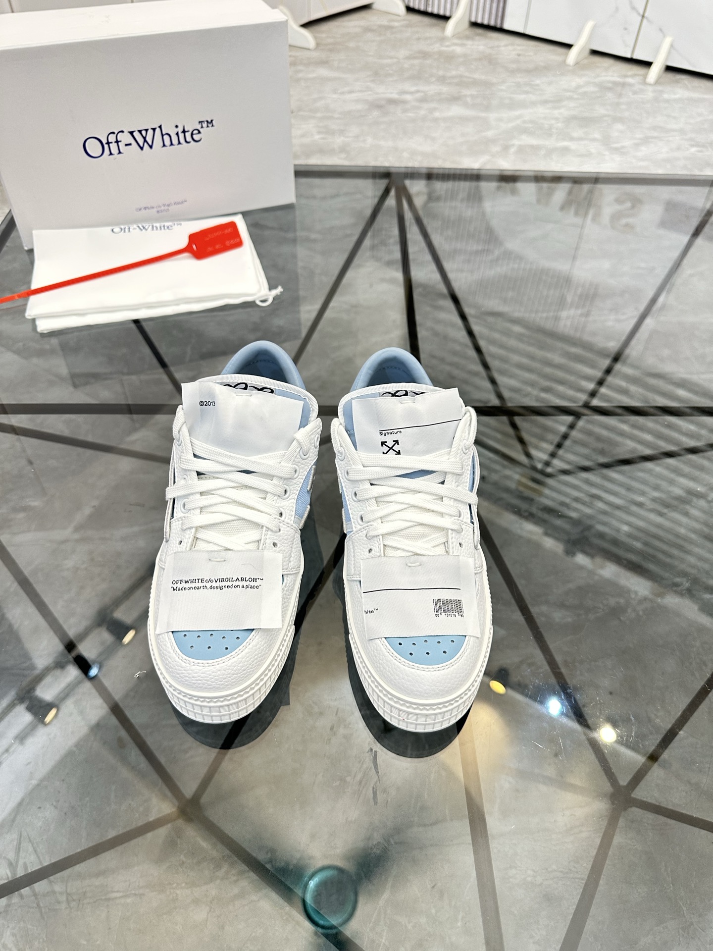 Precio de venta: P230 Mercancía de alta gama y calidad superiorMarca: OFF WHITE *"OFF WHITE*" mocasi
