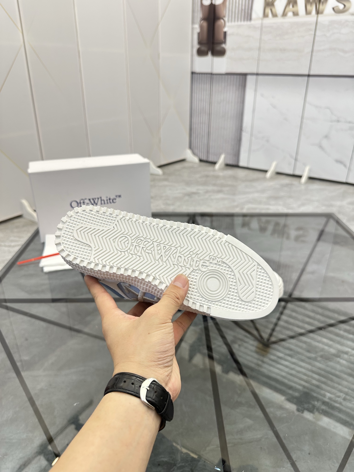 Precio de venta: P230 Mercancía de alta gama y calidad superiorMarca: OFF WHITE *"OFF WHITE*" mocasi