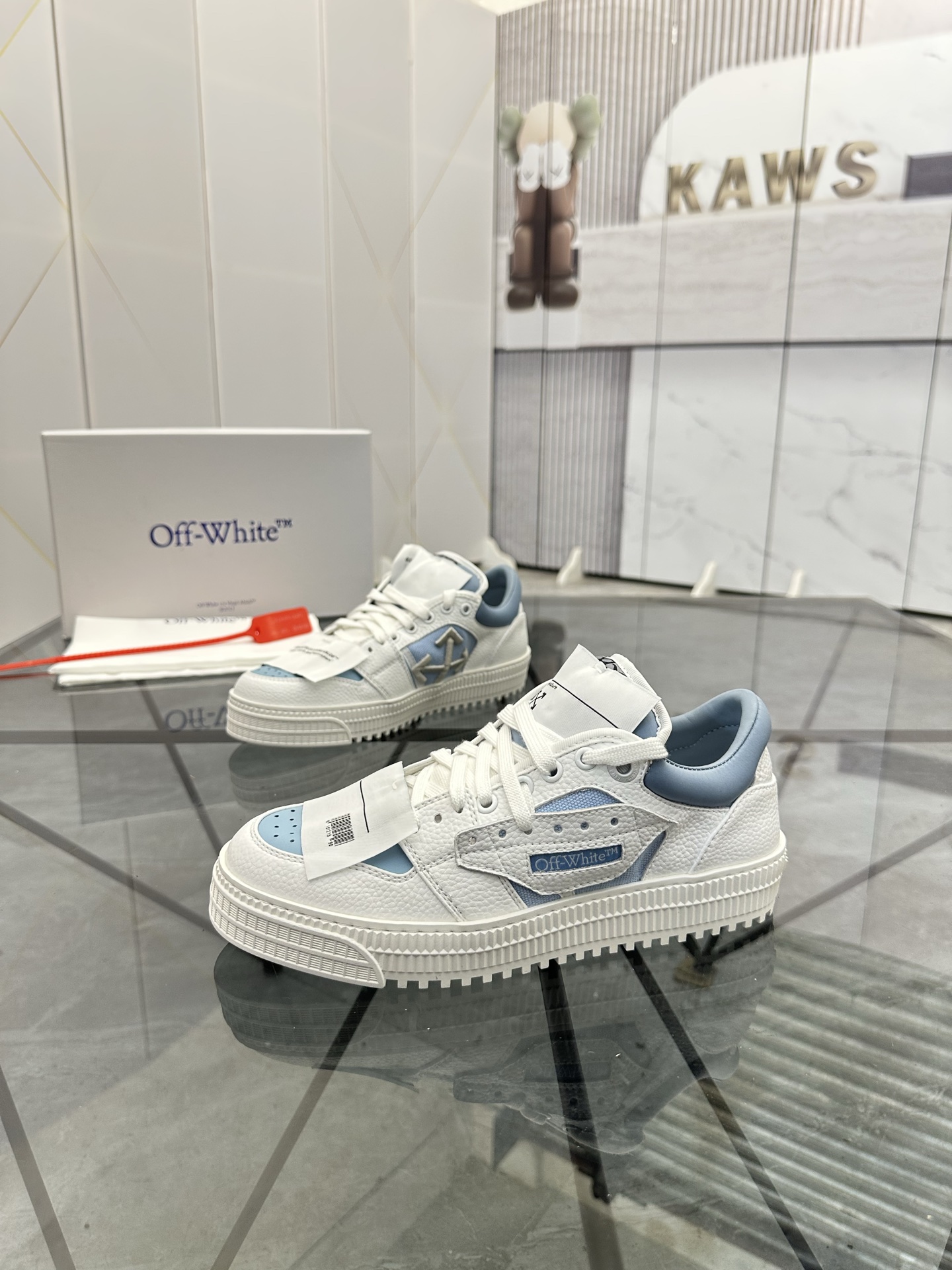 Precio de venta: P230 Mercancía de alta gama y calidad superiorMarca: OFF WHITE *
