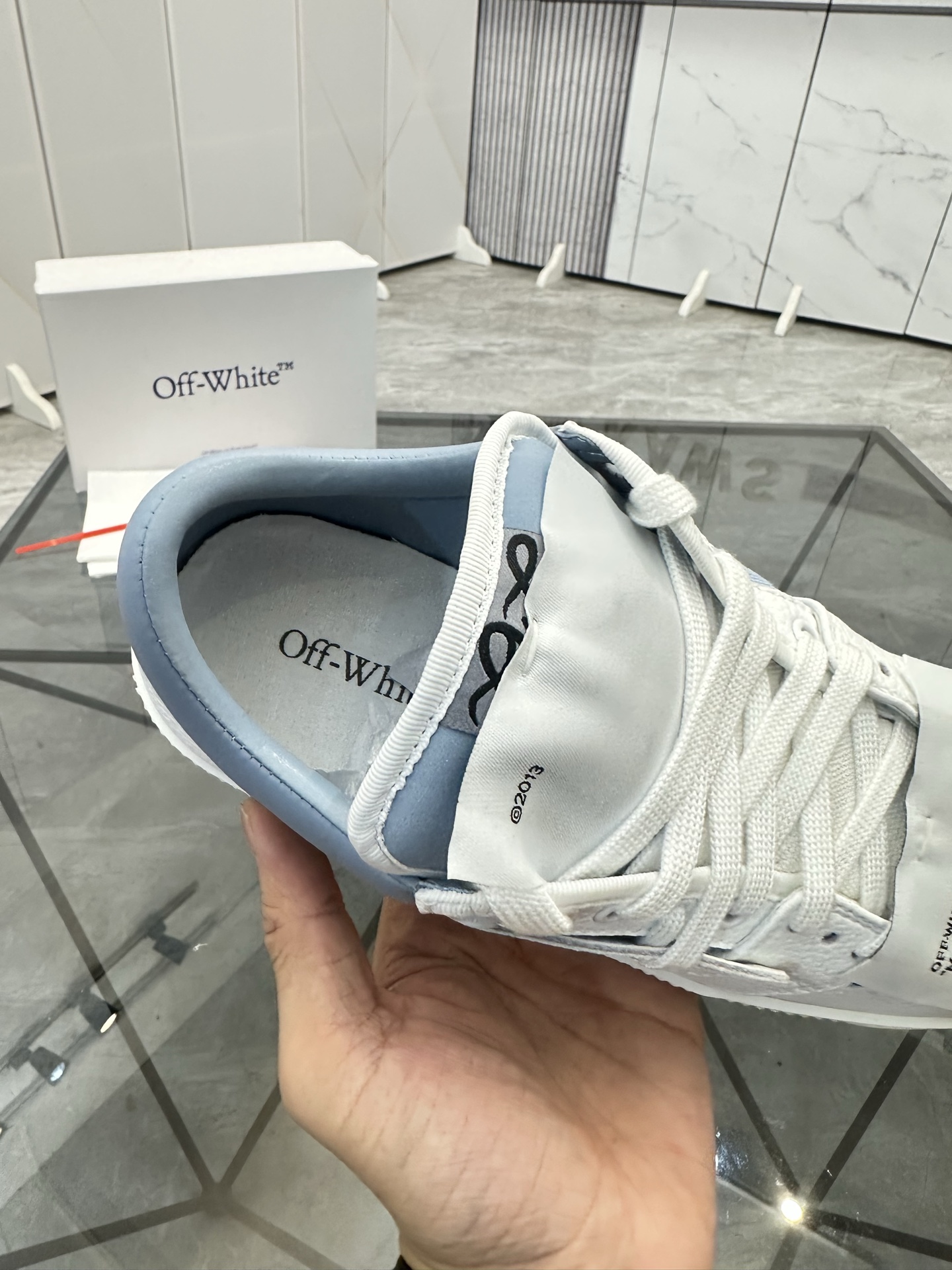 Precio de venta: P230 Mercancía de alta gama y calidad superiorMarca: OFF WHITE *"OFF WHITE*" mocasi