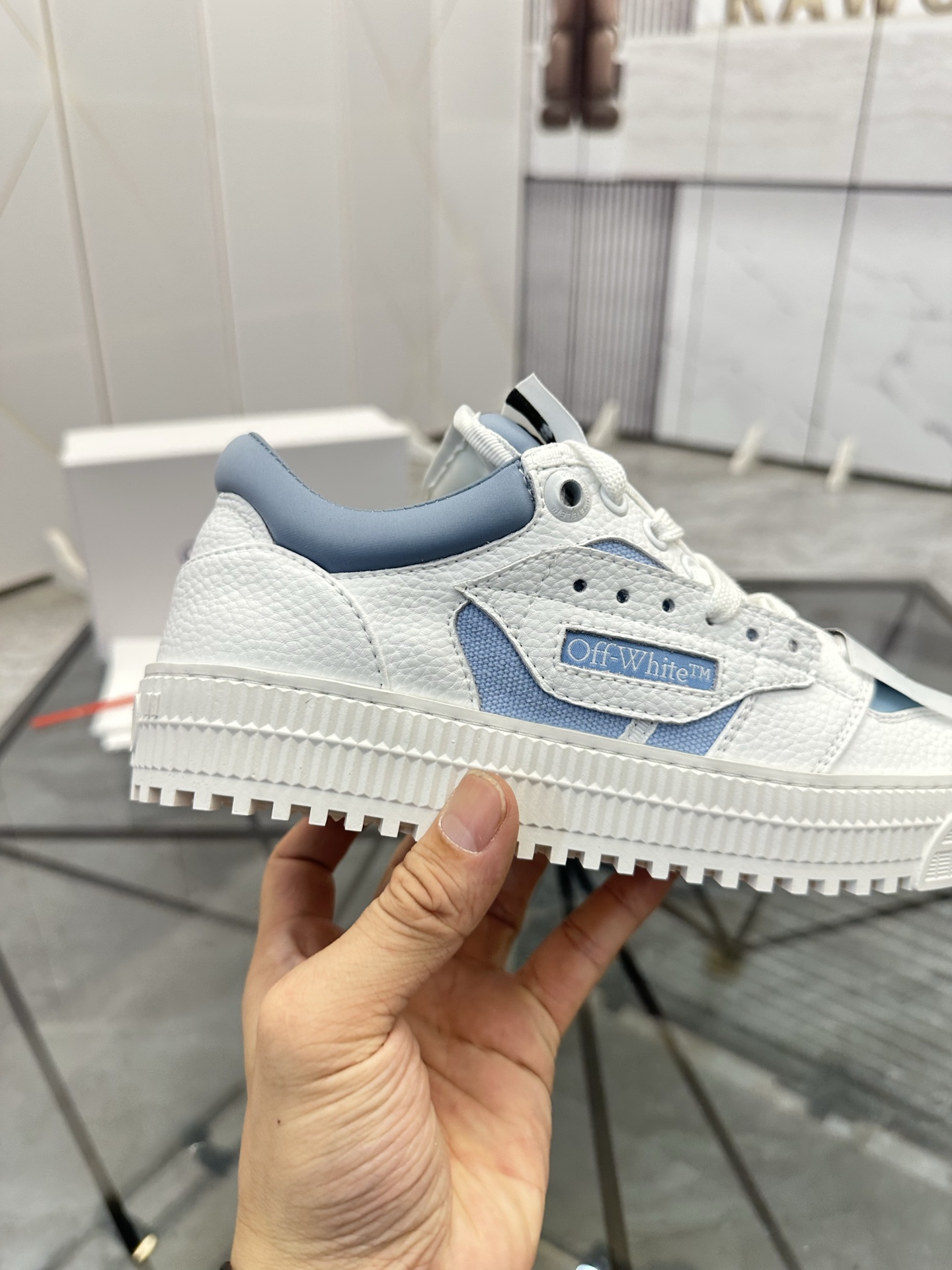 Precio de venta: P230 Mercancía de alta gama y calidad superiorMarca: OFF WHITE *"OFF WHITE*" mocasi
