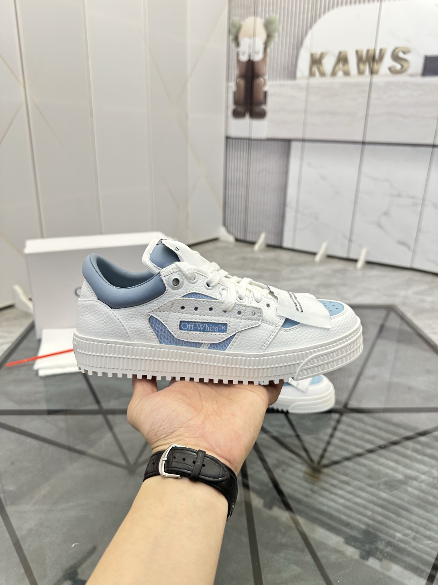 Precio de venta: P230 Mercancía de alta gama y calidad superiorMarca: OFF WHITE *"OFF WHITE*" mocasi