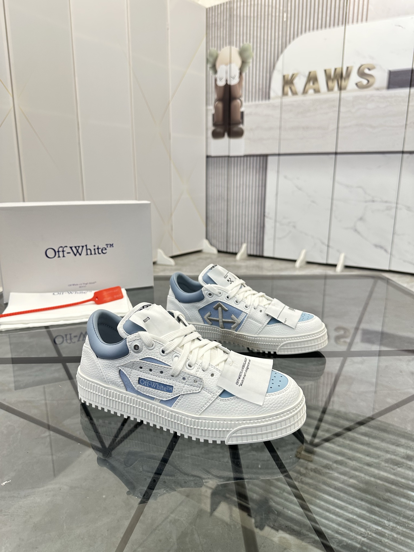 Precio de venta: P230 Mercancía de alta gama y calidad superiorMarca: OFF WHITE *"OFF WHITE*" mocasi