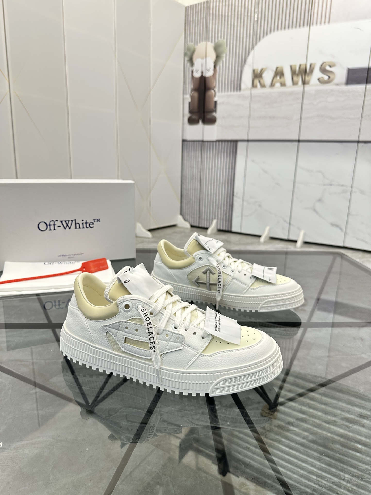 Precio de venta: P230 Mercancía de alta gama y calidad superiorMarca: OFF WHITE *"OFF WHITE*" mocasi