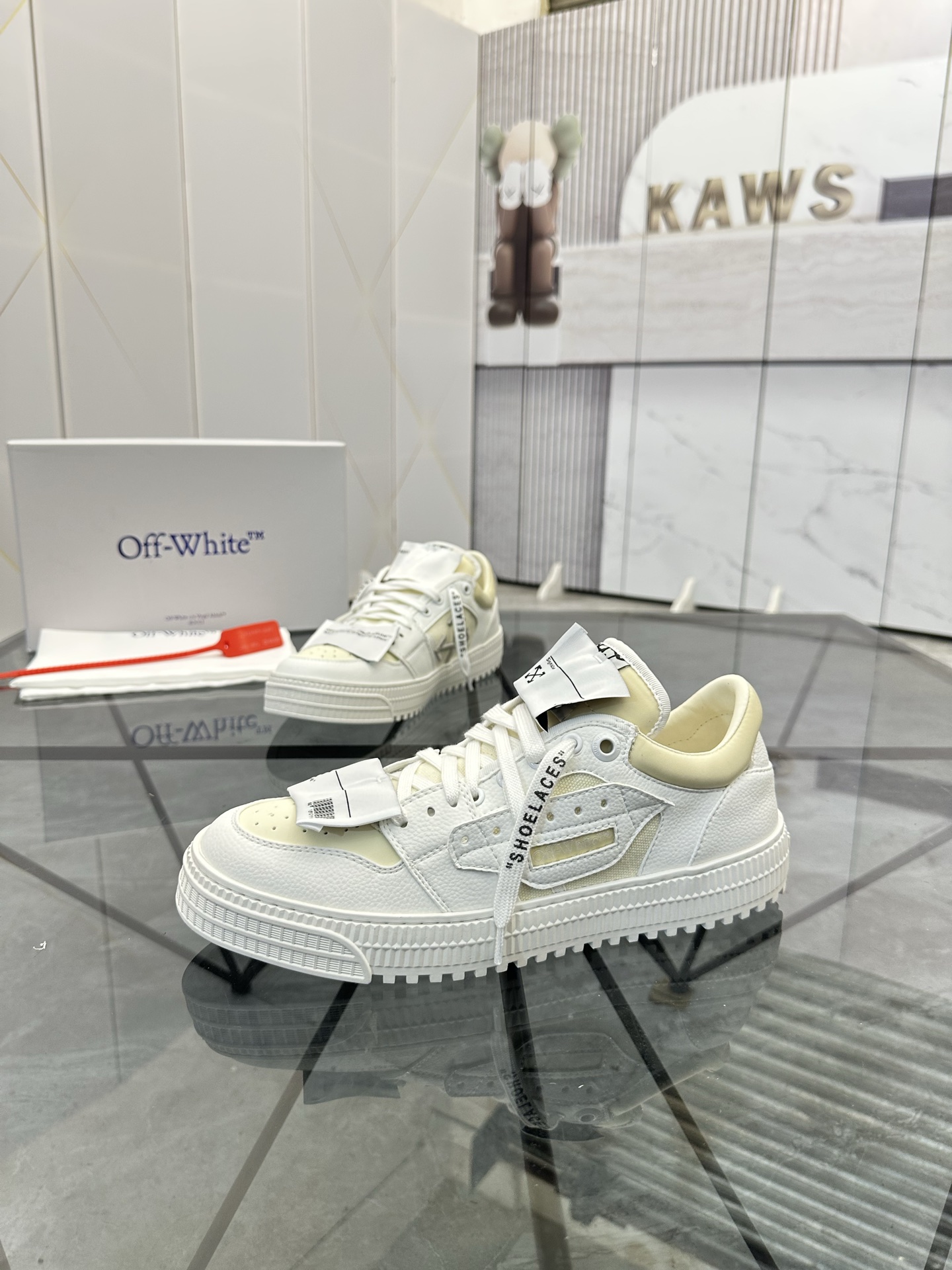 Precio de venta: P230 Mercancía de alta gama y calidad superiorMarca: OFF WHITE *