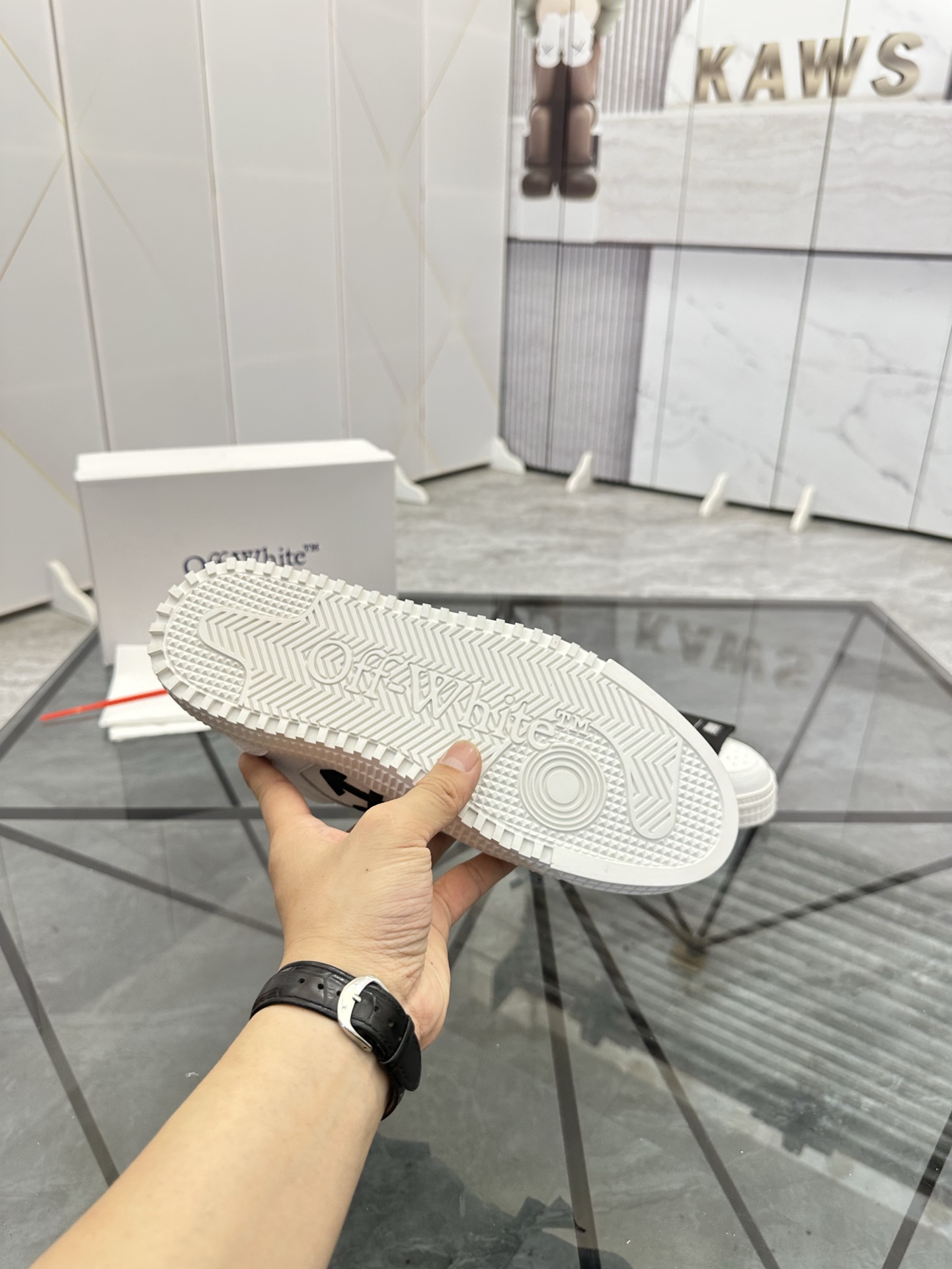 Precio de venta: P230 Mercancía de alta gama y calidad superiorMarca: OFF WHITE *"OFF WHITE*" mocasi