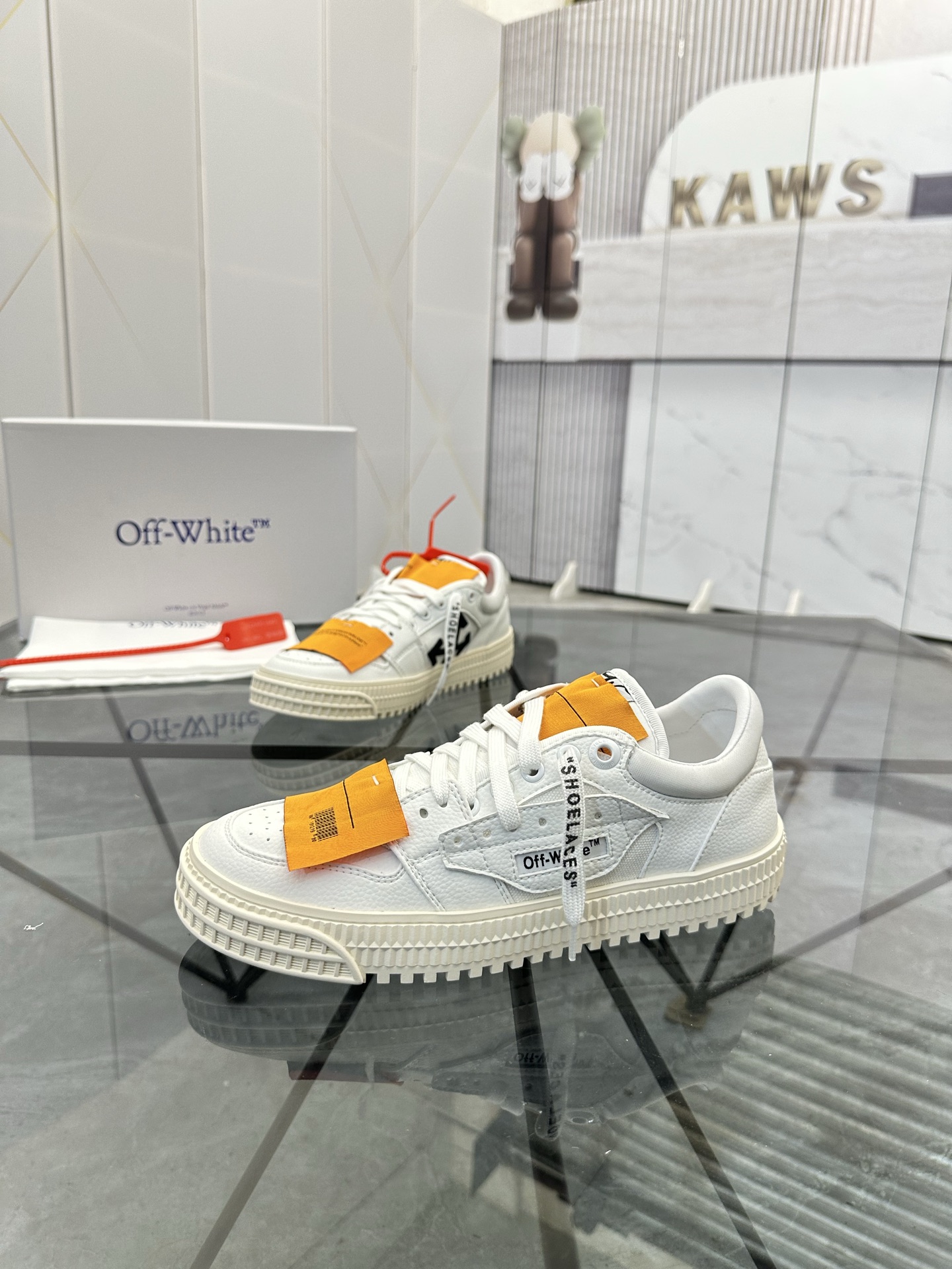 Precio de venta: P230 Mercancía de alta gama y calidad superiorMarca: OFF WHITE *