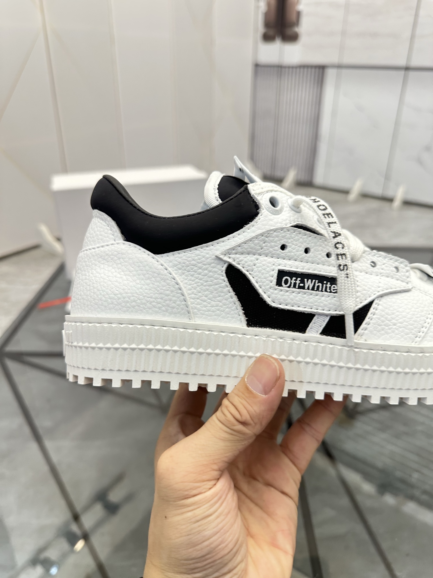 Precio de venta: P230 Mercancía de alta gama y calidad superiorMarca: OFF WHITE *"OFF WHITE*" mocasi