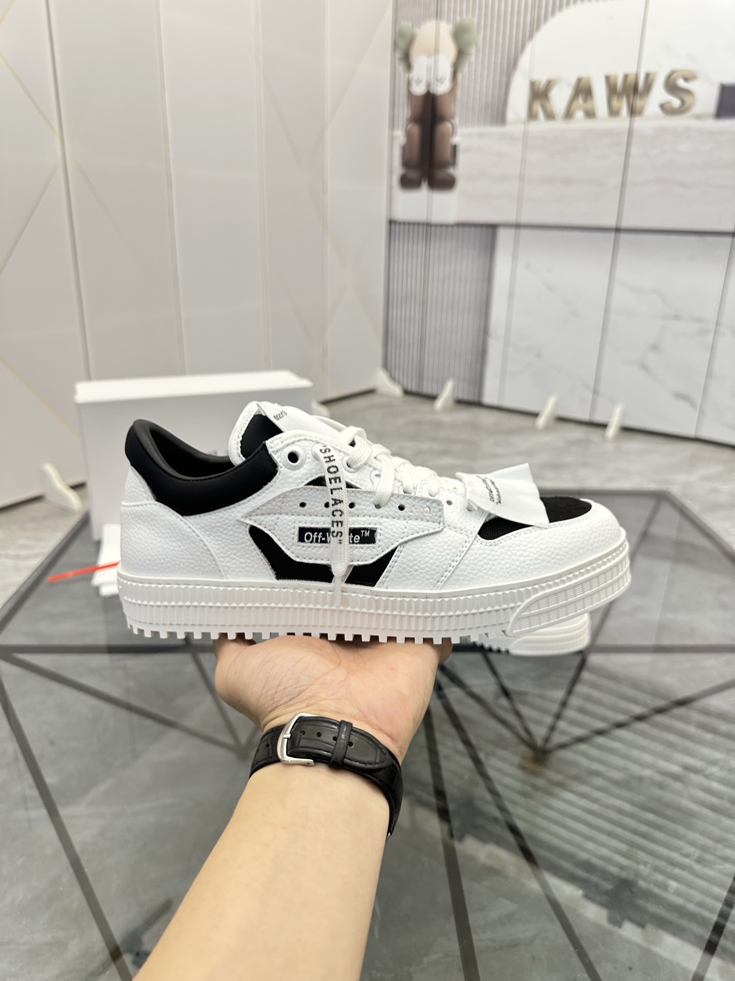 Precio de venta: P230 Mercancía de alta gama y calidad superiorMarca: OFF WHITE *"OFF WHITE*" mocasi