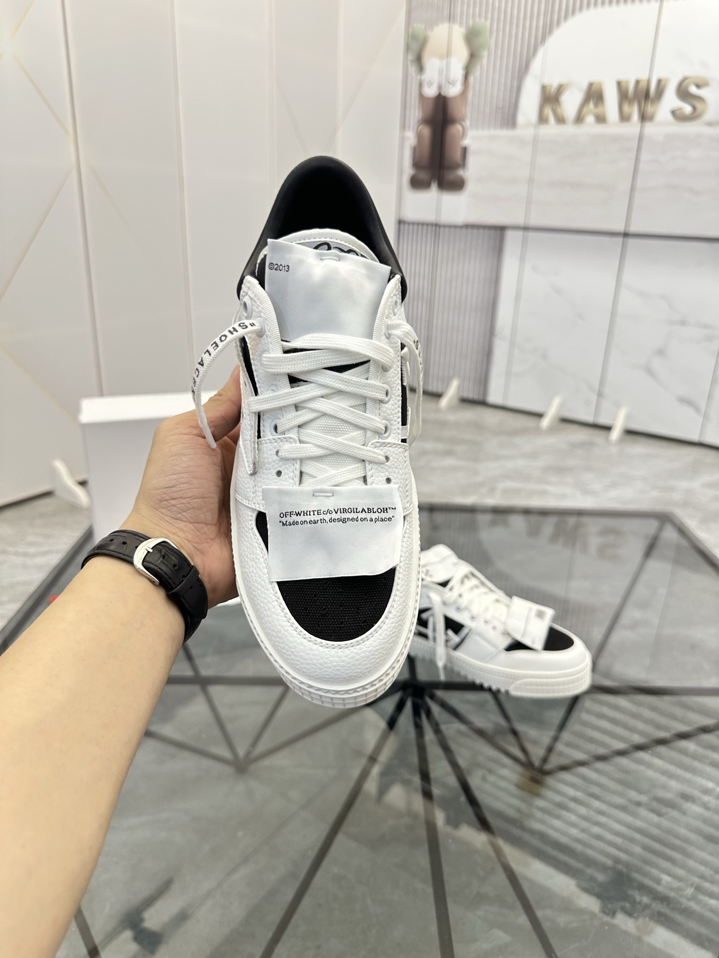 Precio de venta: P230 Mercancía de alta gama y calidad superiorMarca: OFF WHITE *"OFF WHITE*" mocasi