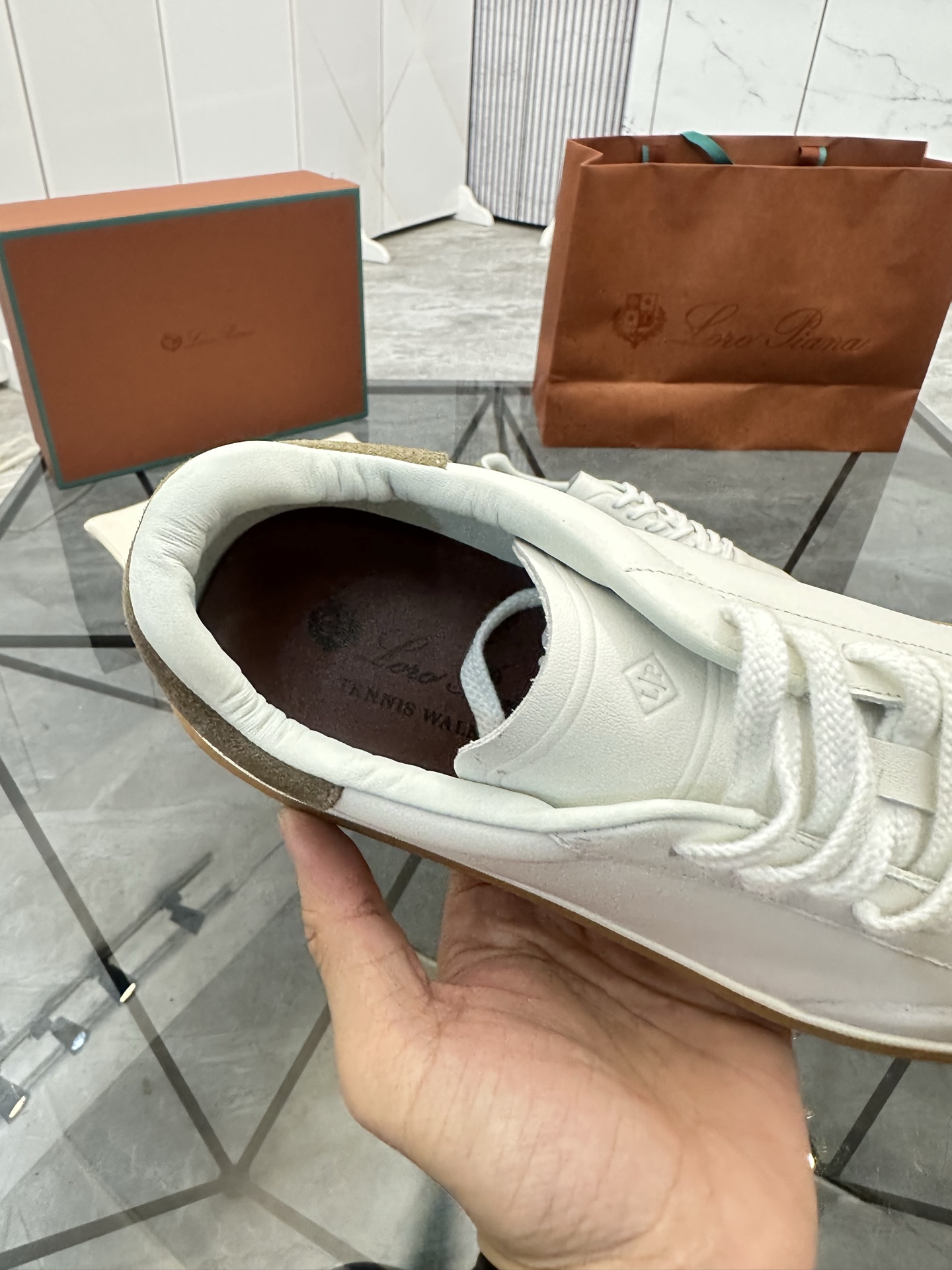Precio de venta: P240 Calidad superiorMarca: LP* "Nuoyu Pia*" lowtop casual shoesTalla: 38-44 (se pu